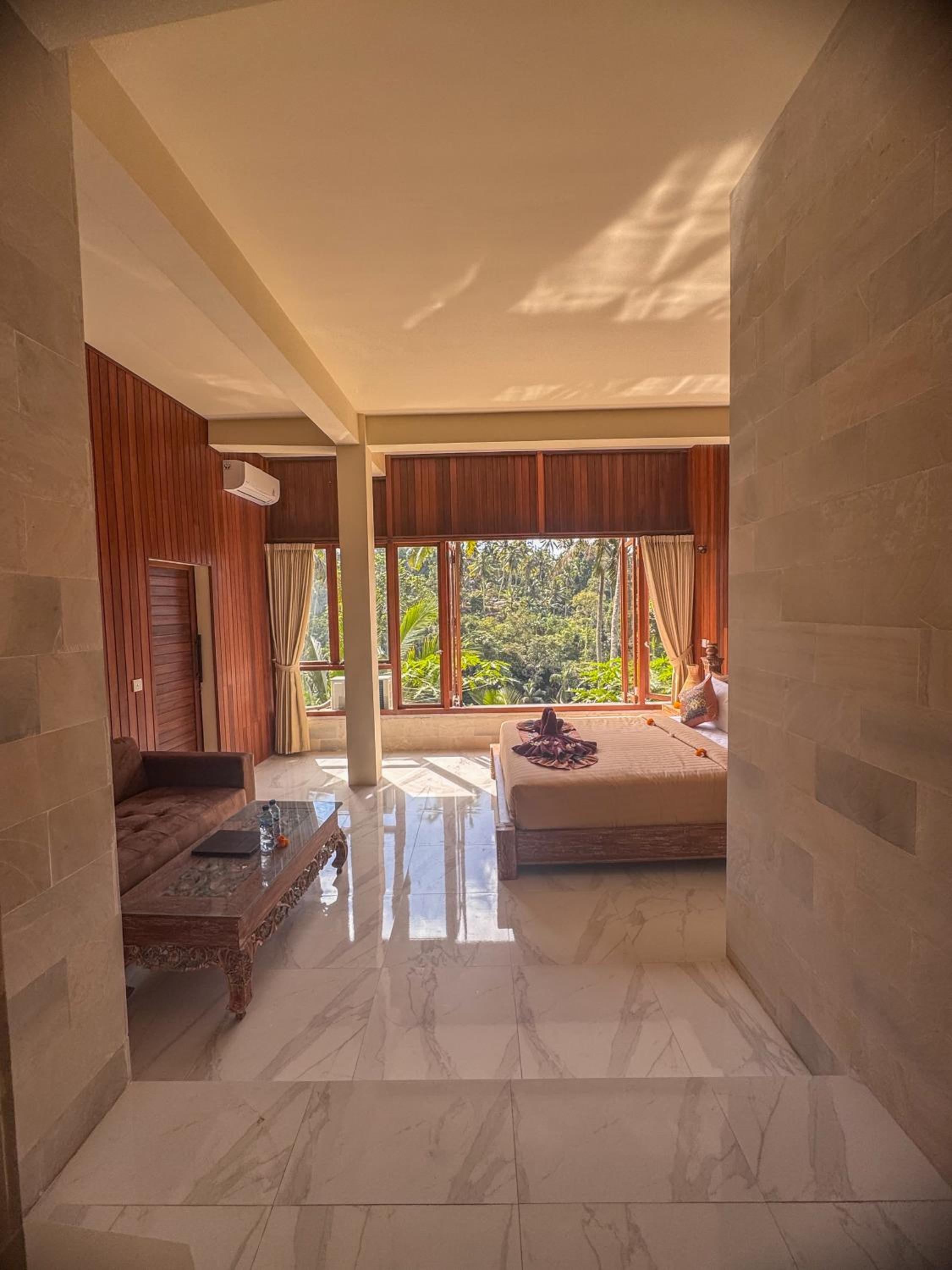 Suite with Mountain View