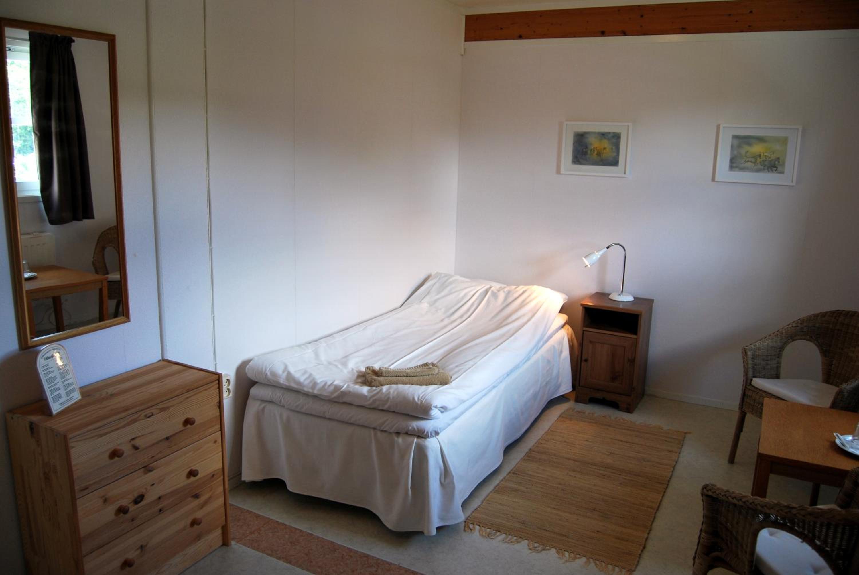 Double or Twin Room with Shared Bathroom photo 3