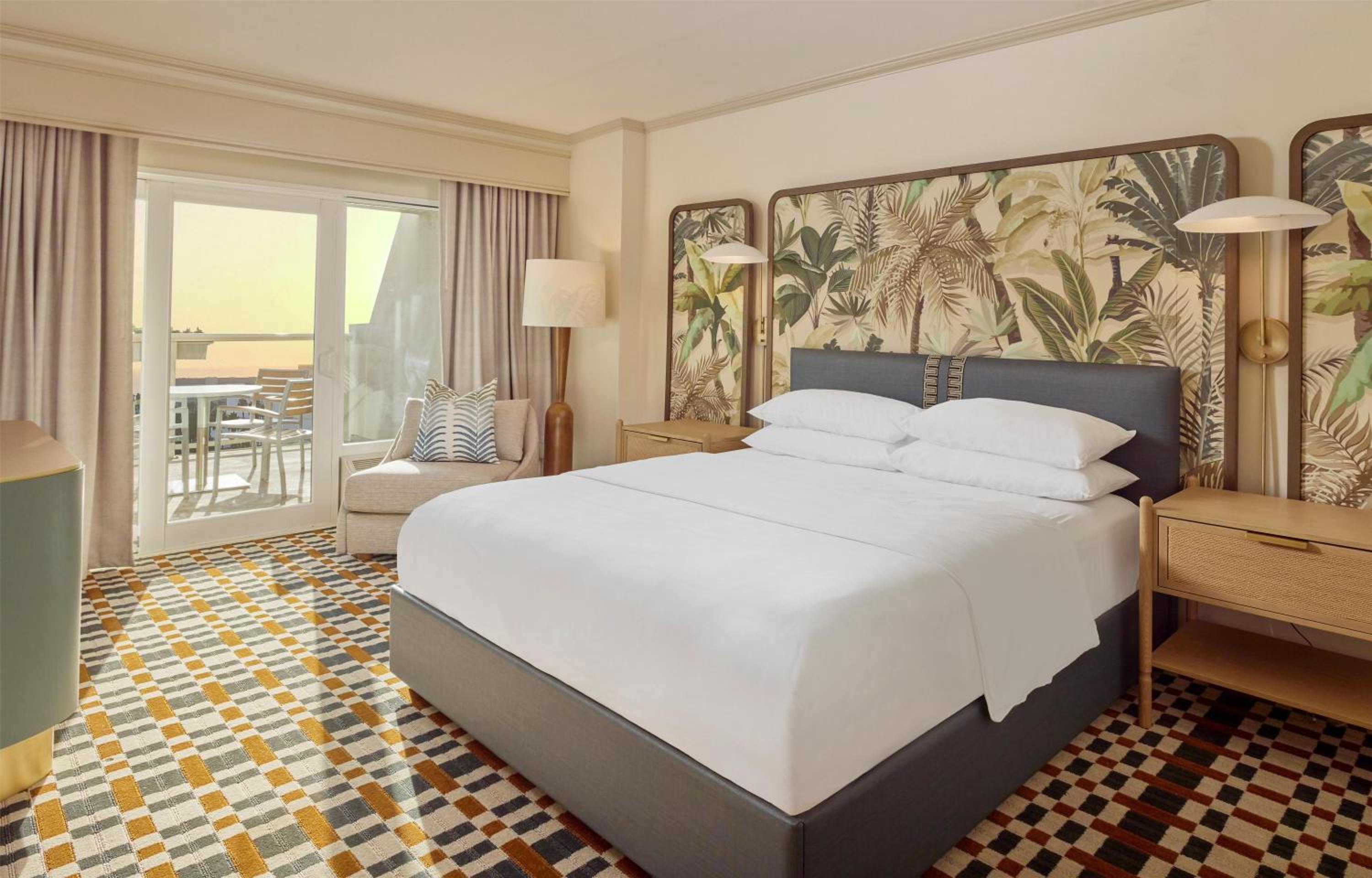 Coastal Suite with One King Bed, Balcony and Accessible Roll-In Shower
