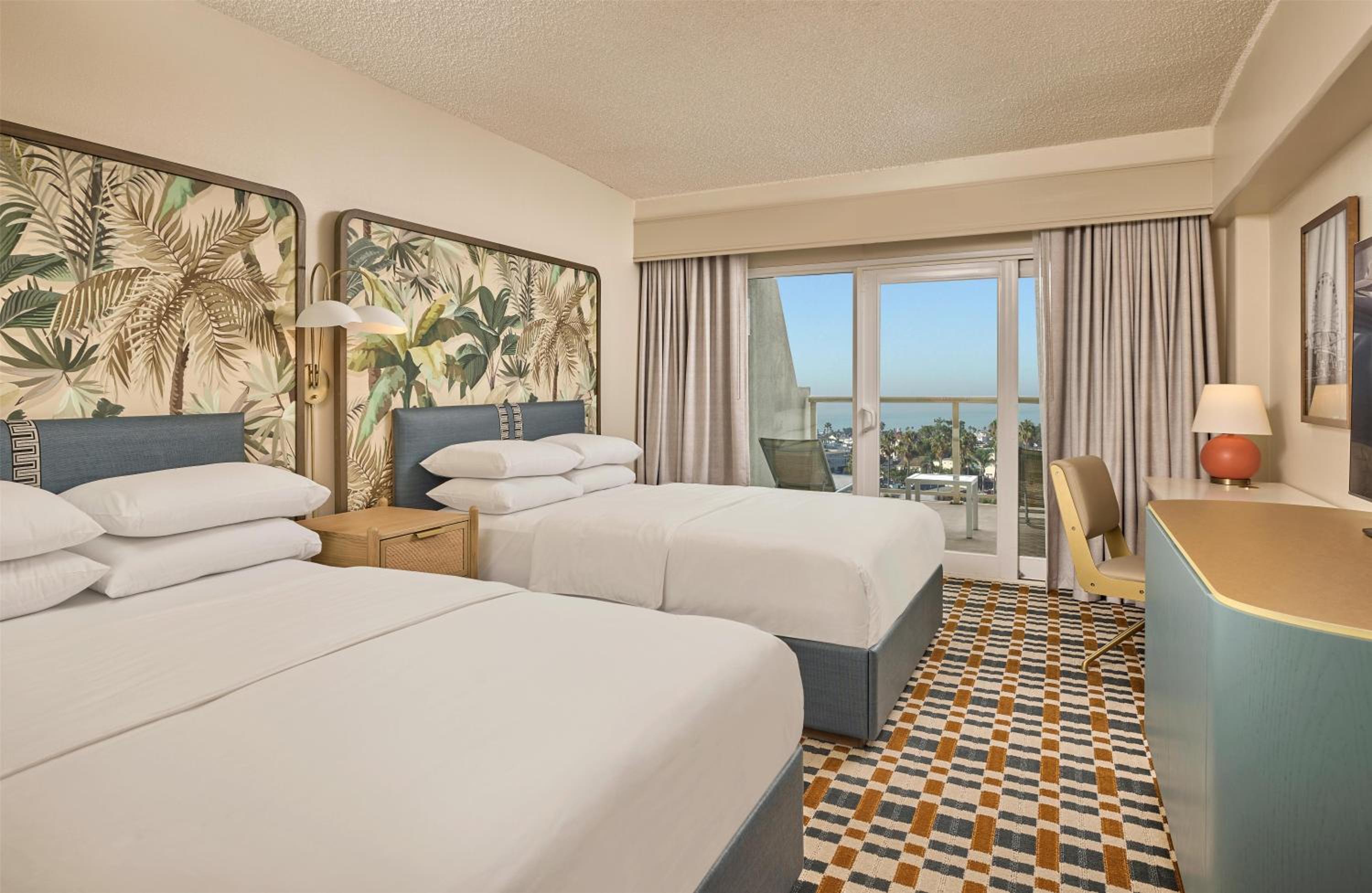 Queen Room with Two Queen Beds, Balcony and Accessible Tub - Ocean View