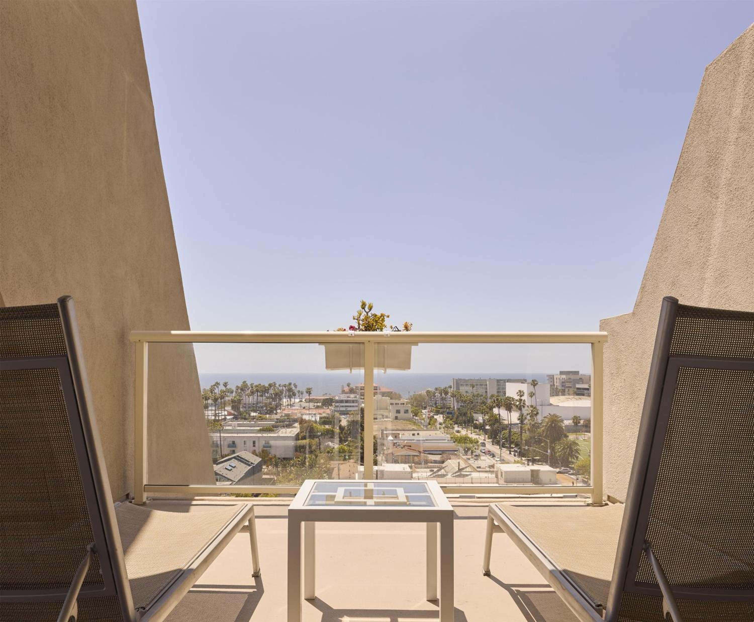 Queen Room with Two Queen Beds, Balcony and Accessible Tub - Ocean View