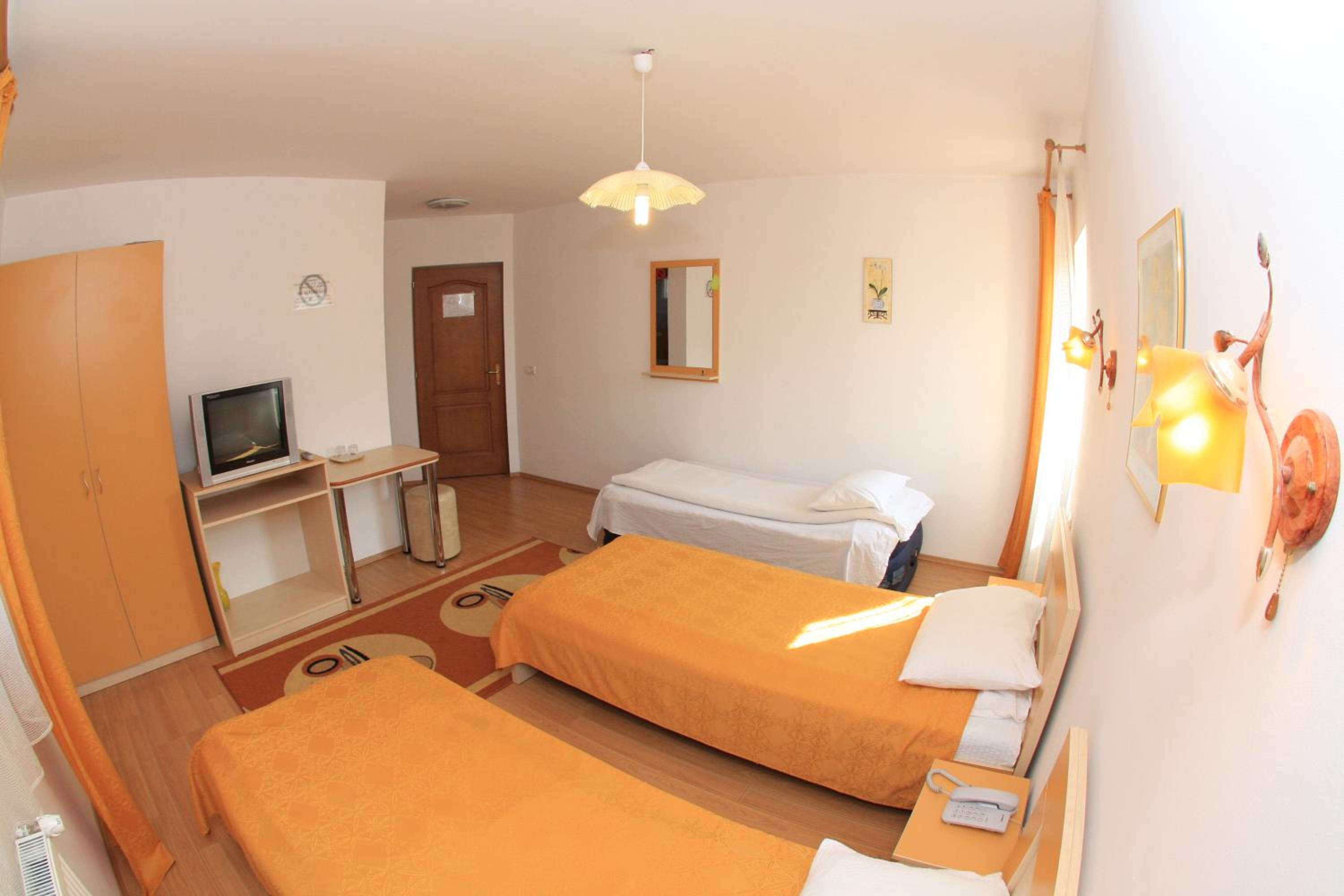 Triple Room - Photo 3
