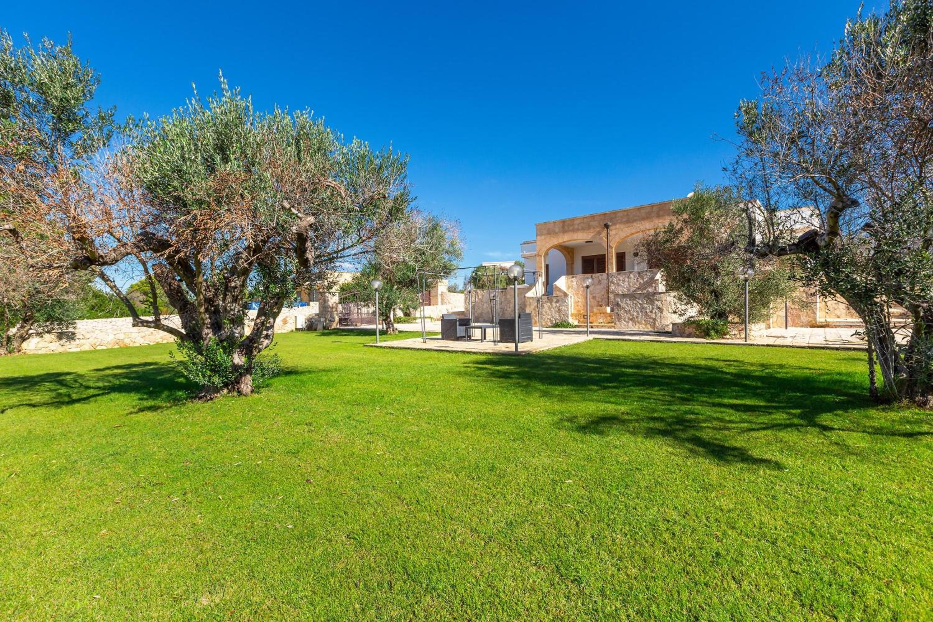Villa with Garden View