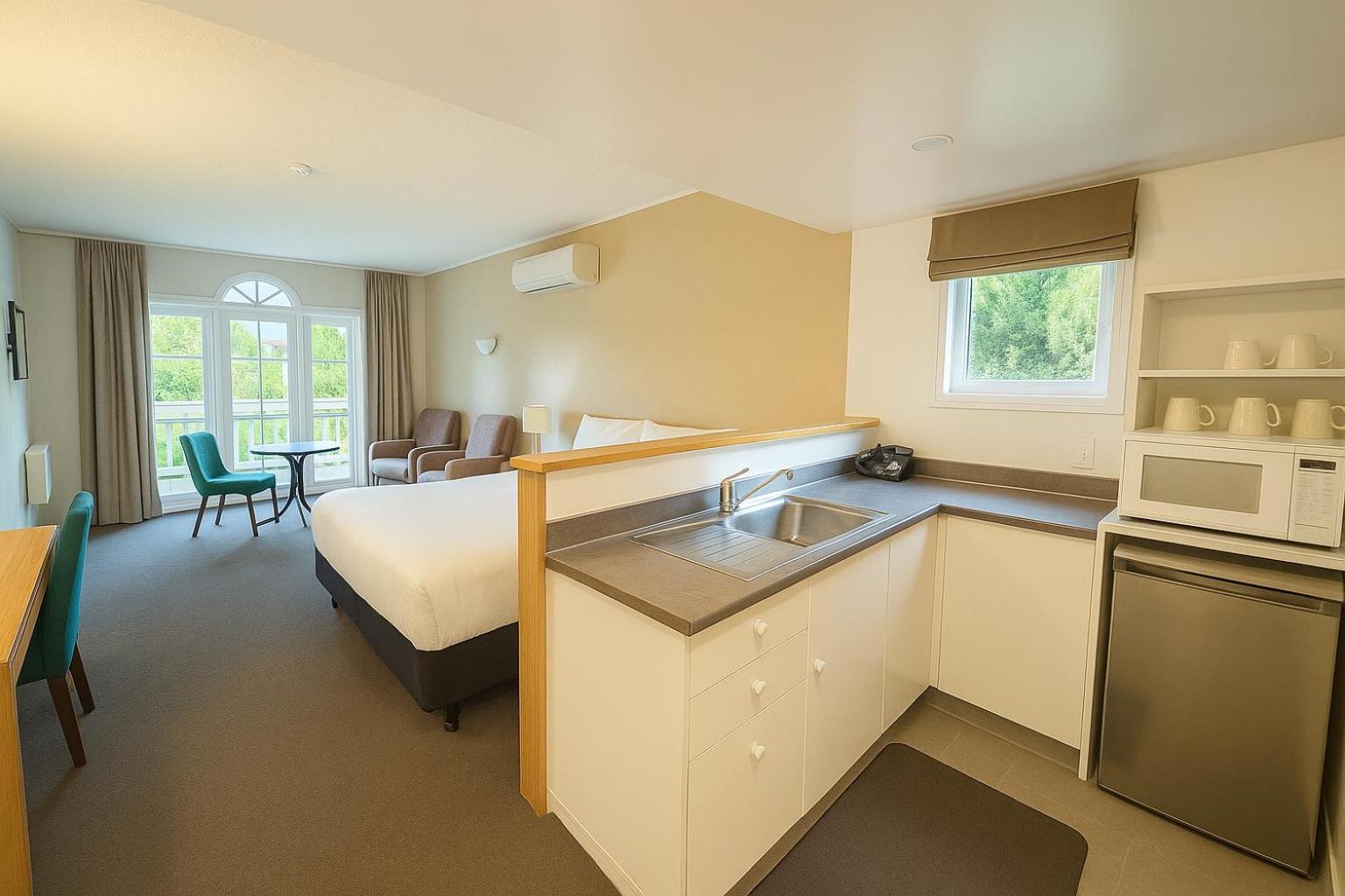 Deluxe Family Suite - Photo 1