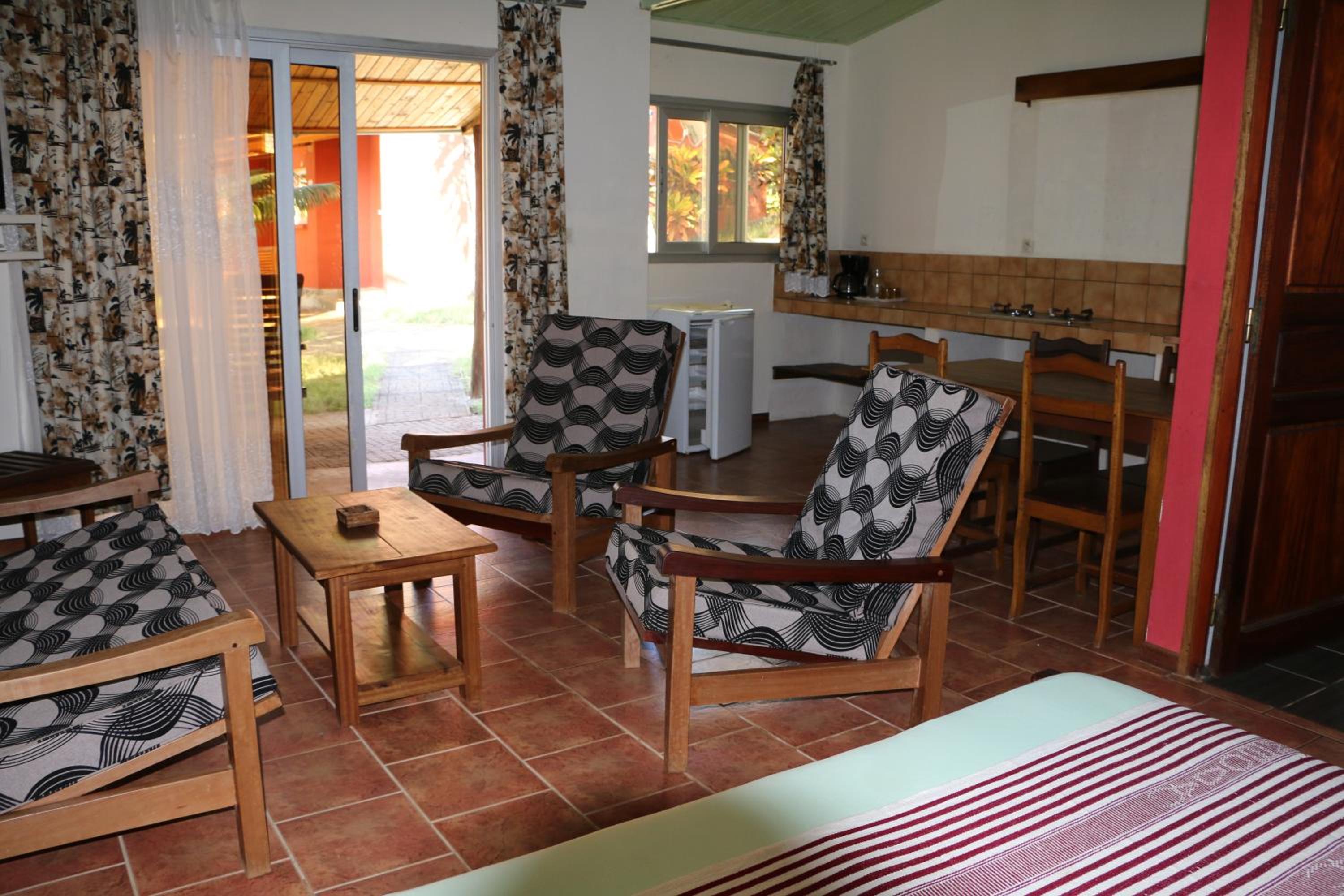 Bungalow with Kitchen photo 3