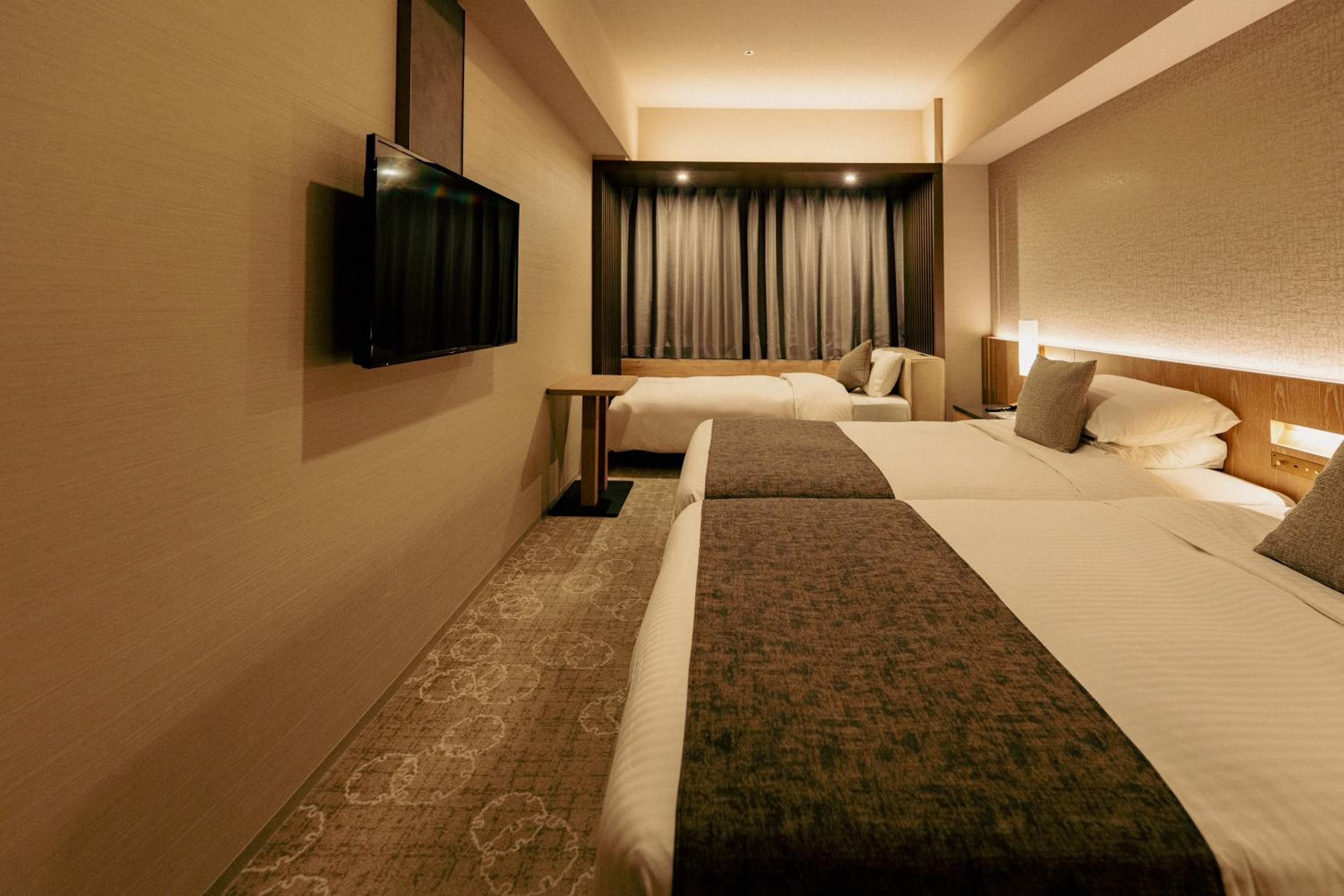 Superior Twin Room (3 Adults) - Non-Smoking - Photo 7
