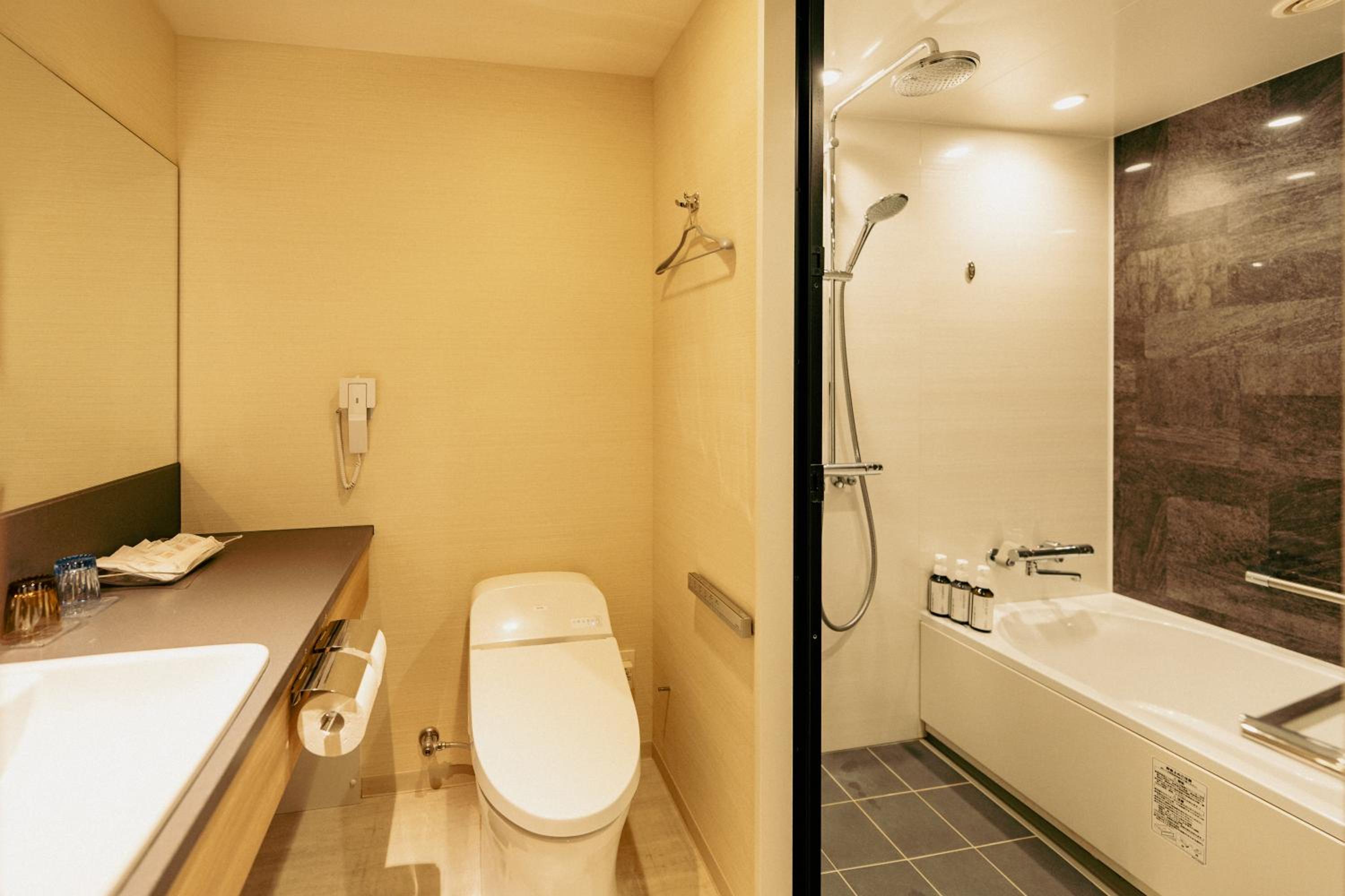 Superior Twin Room (3 Adults) - Non-Smoking - Photo 9