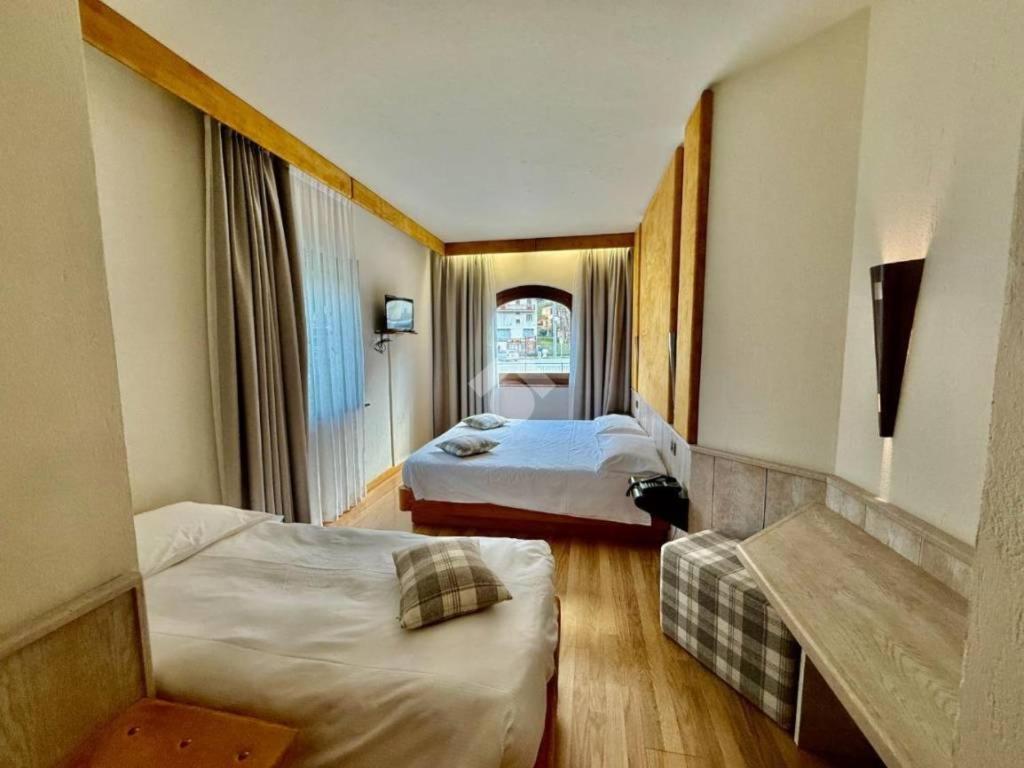 Triple Room with Mountain View