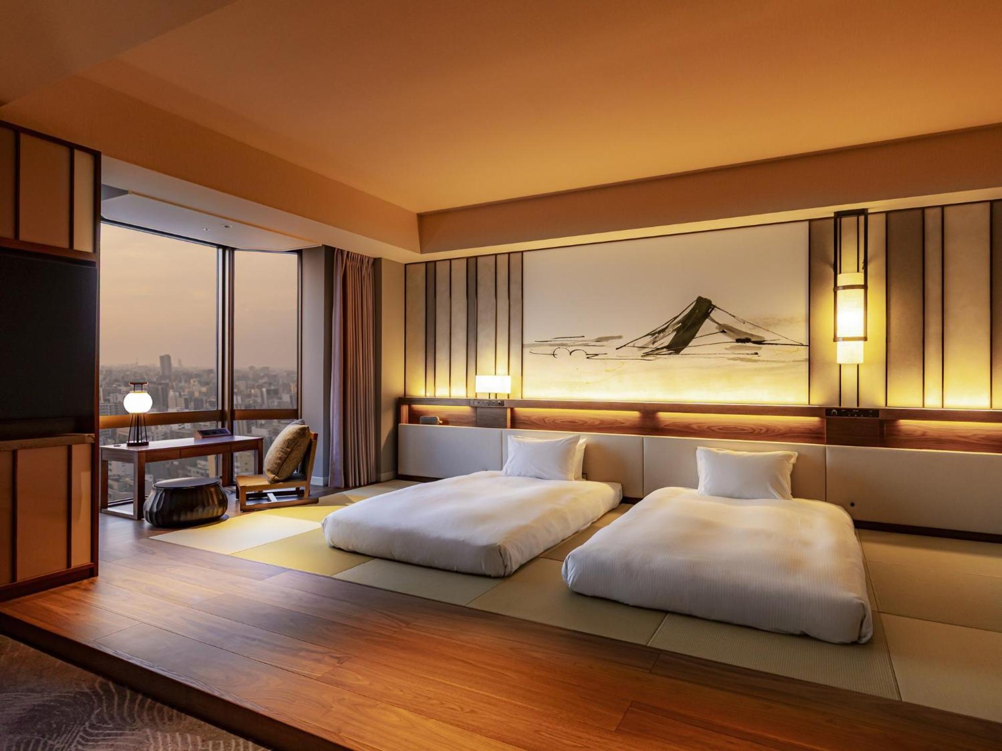 Executive Junior Suite with City Side