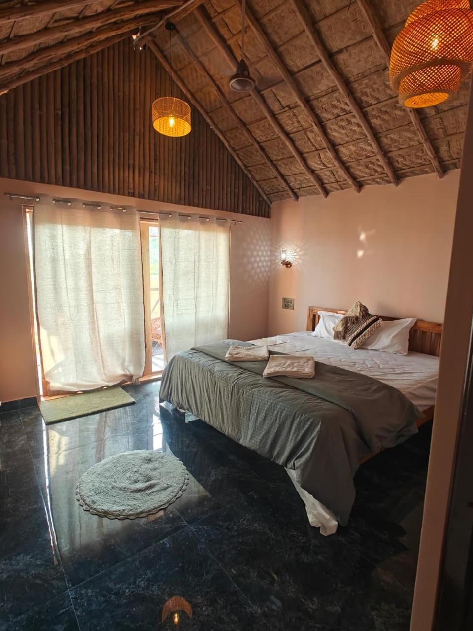 Deluxe Double Room with Balcony photo 1