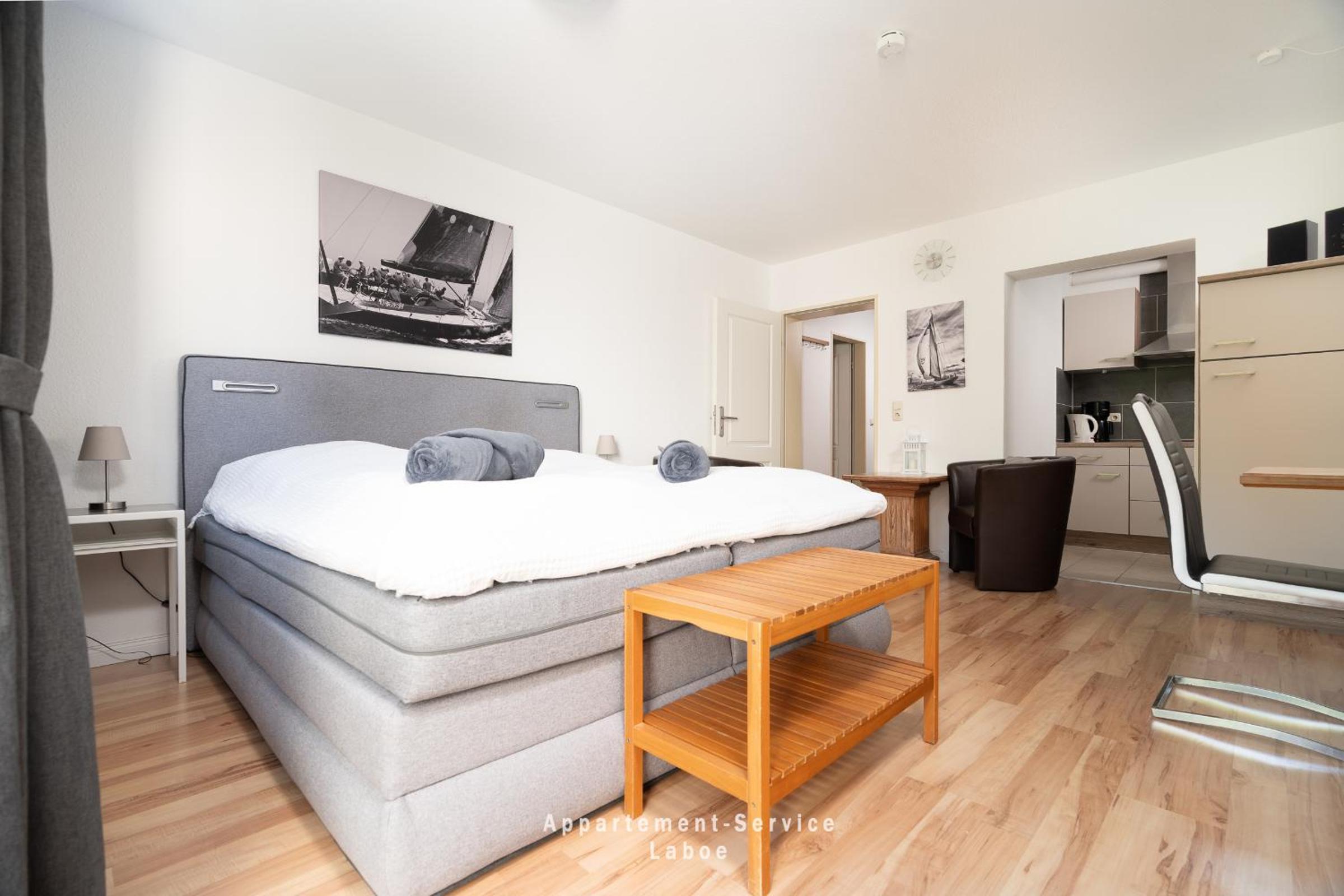 Apartment with Terrace photo 2