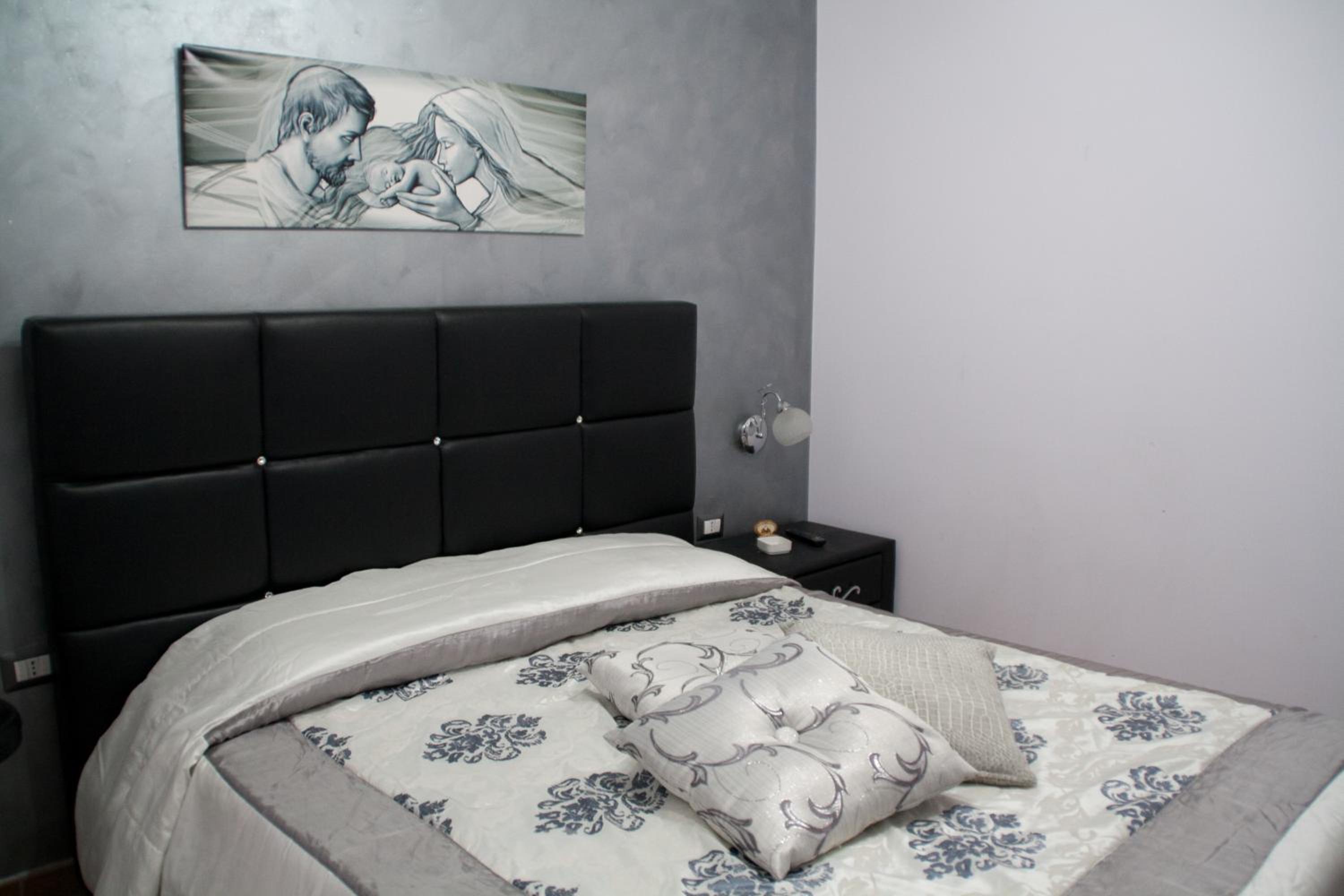 Family Studio - Photo 1