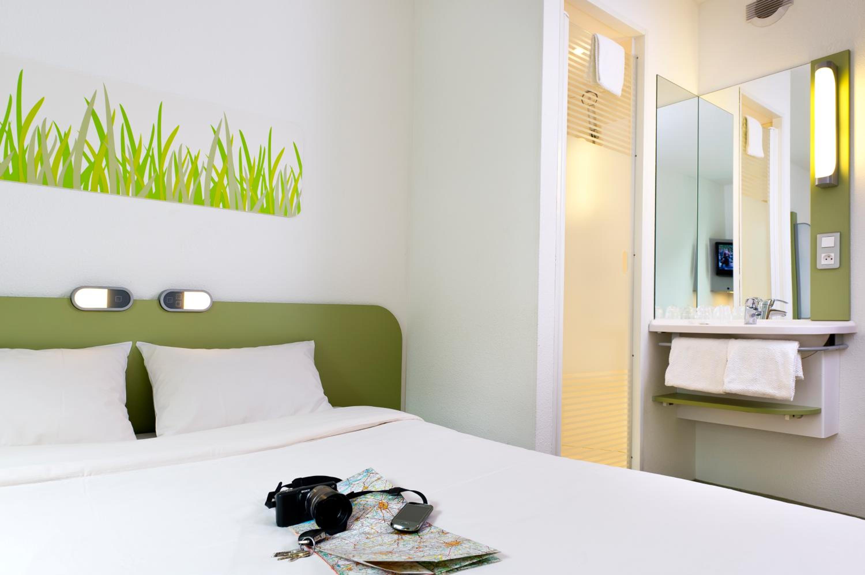 Standard Double Room - Photo 2