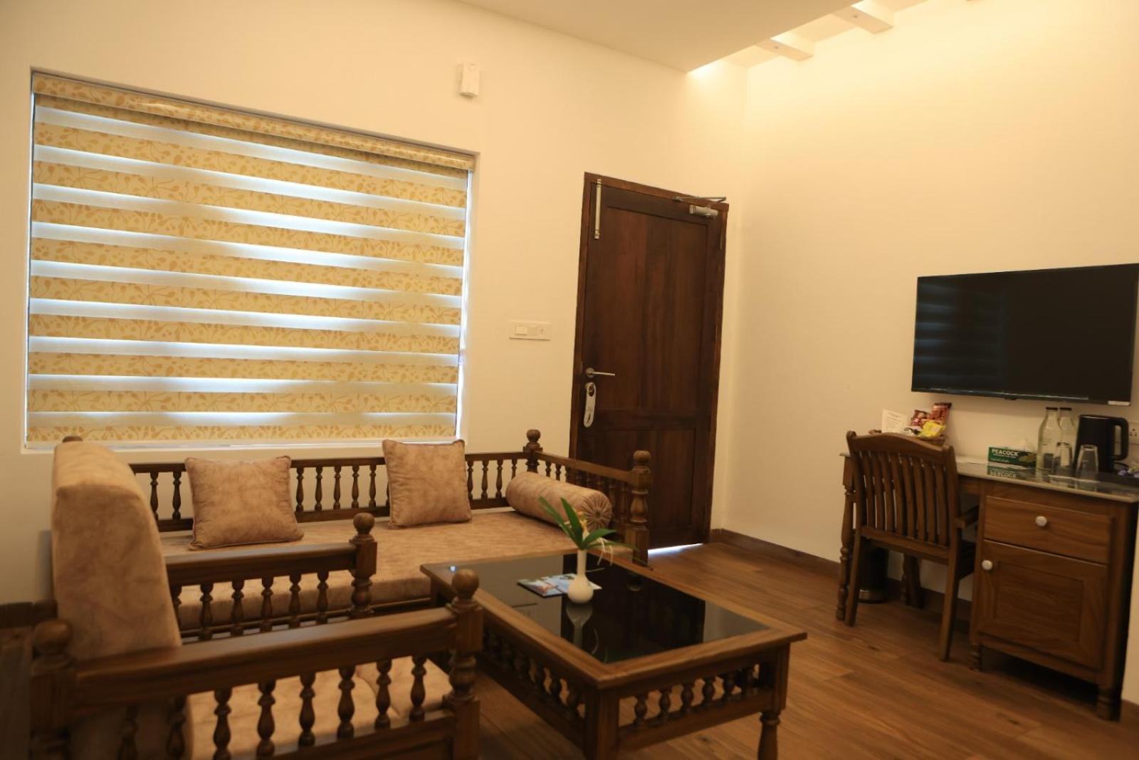 King Room with Pool View photo 3
