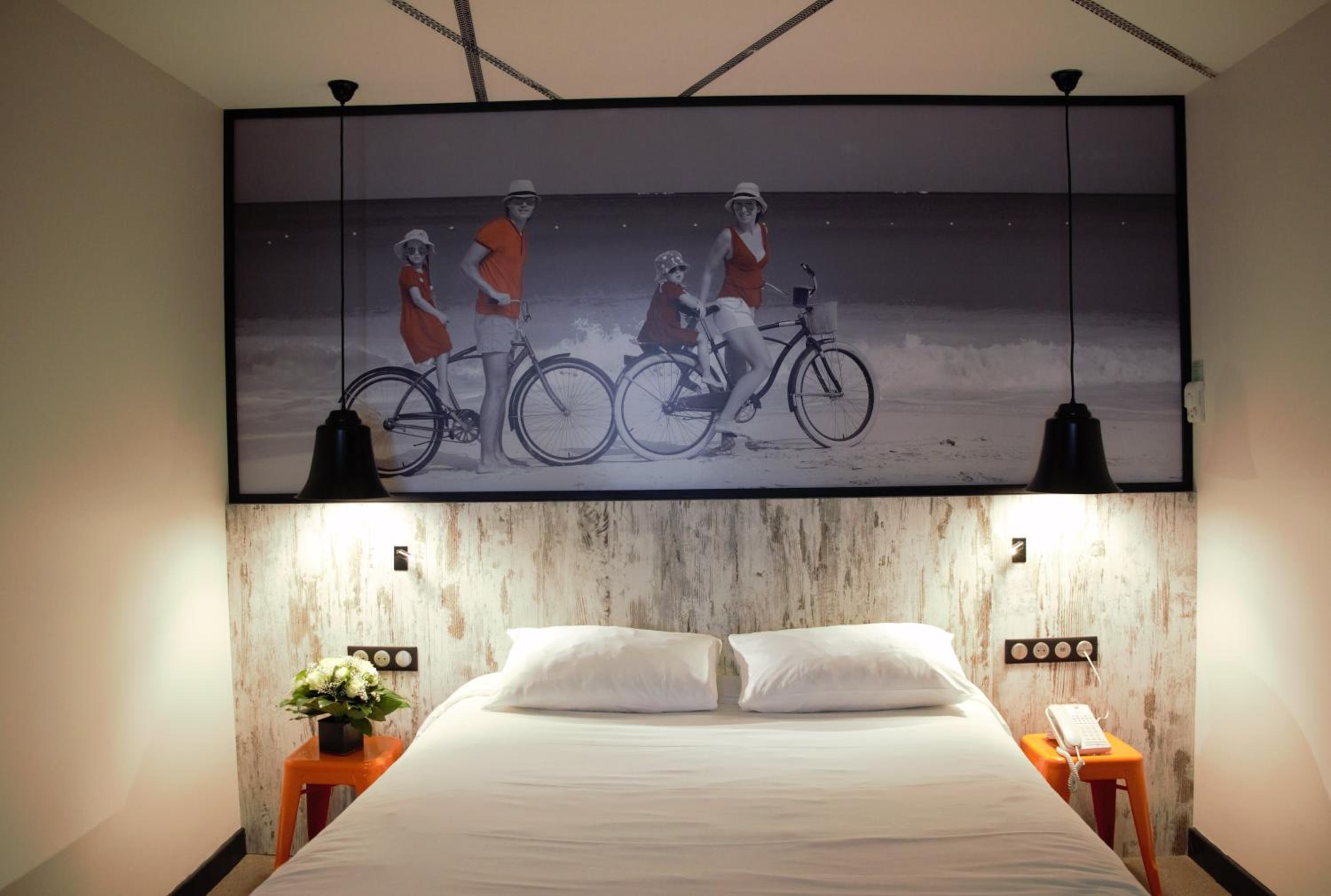 Standard Twin Room - Photo 4
