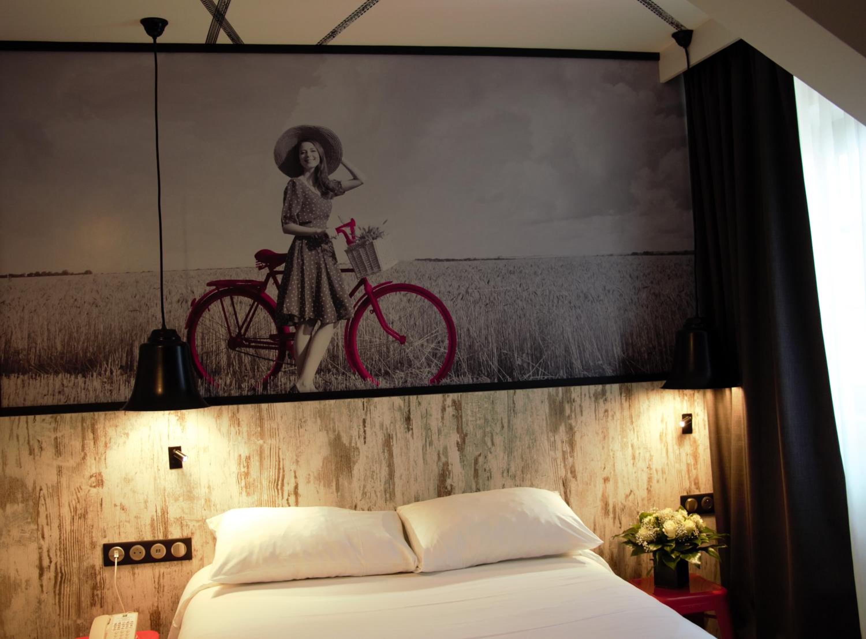 Standard Twin Room - Photo 1
