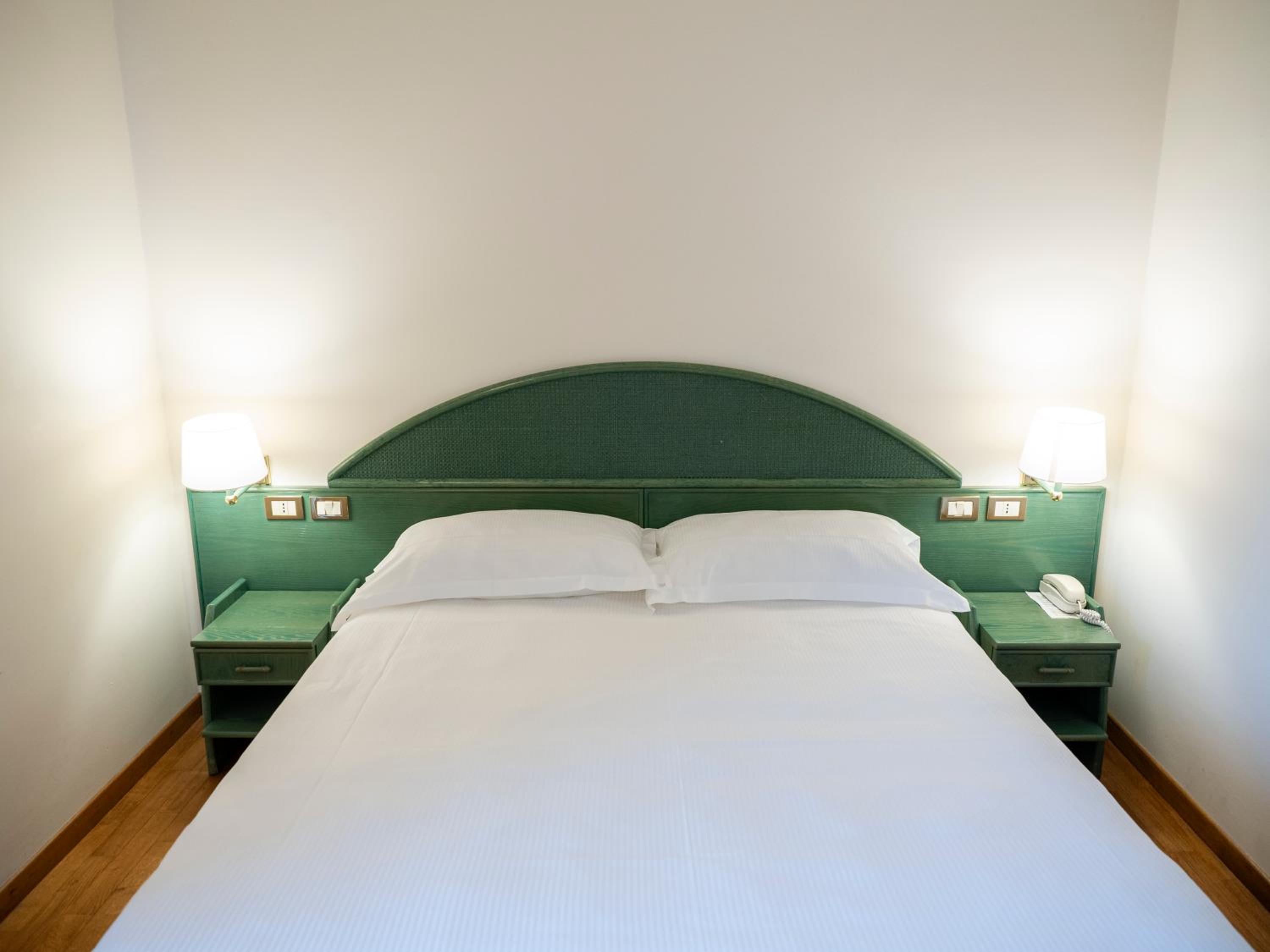 Economy Double Room photo 2