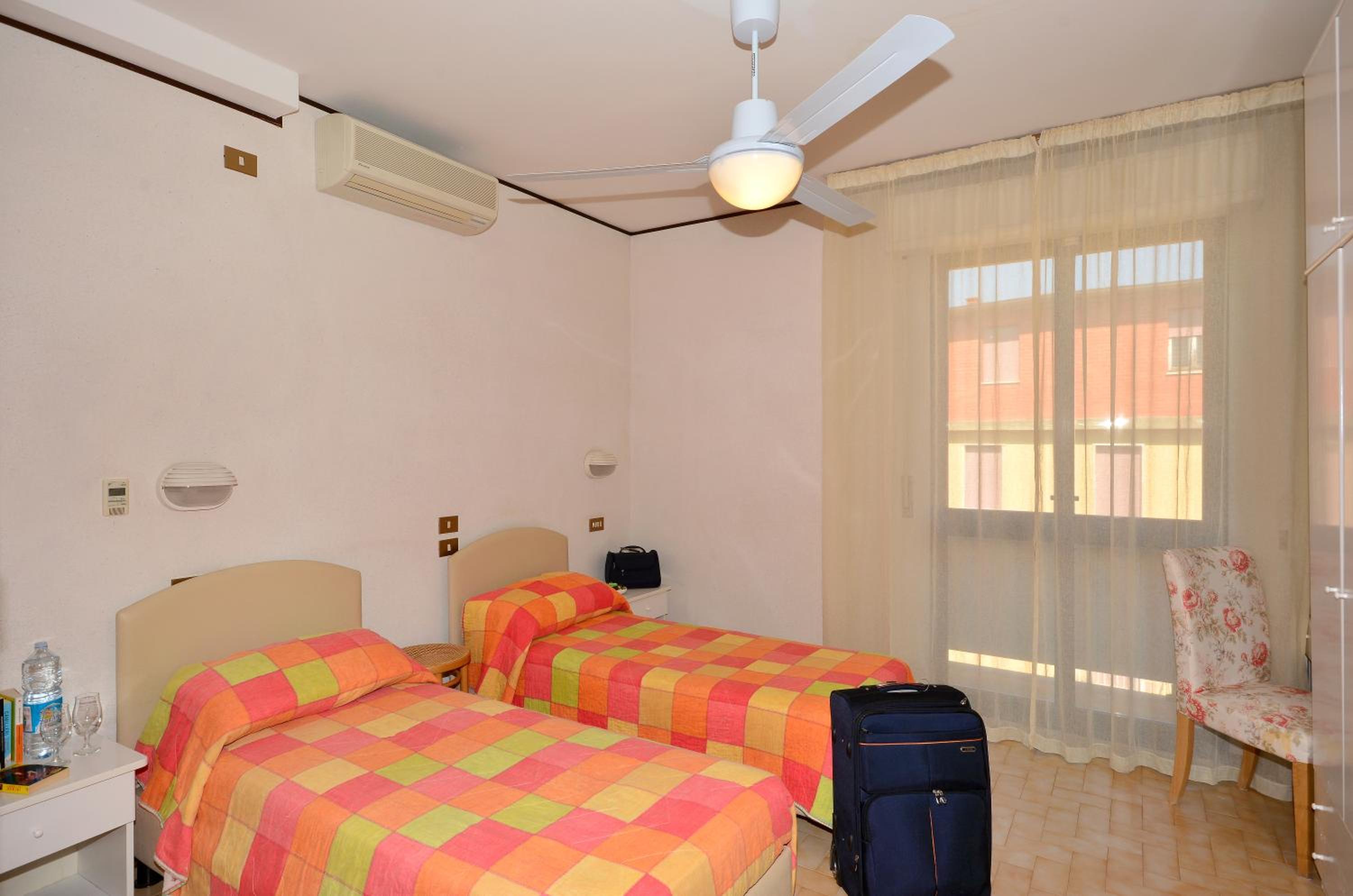 Double or Twin Room - Photo 4