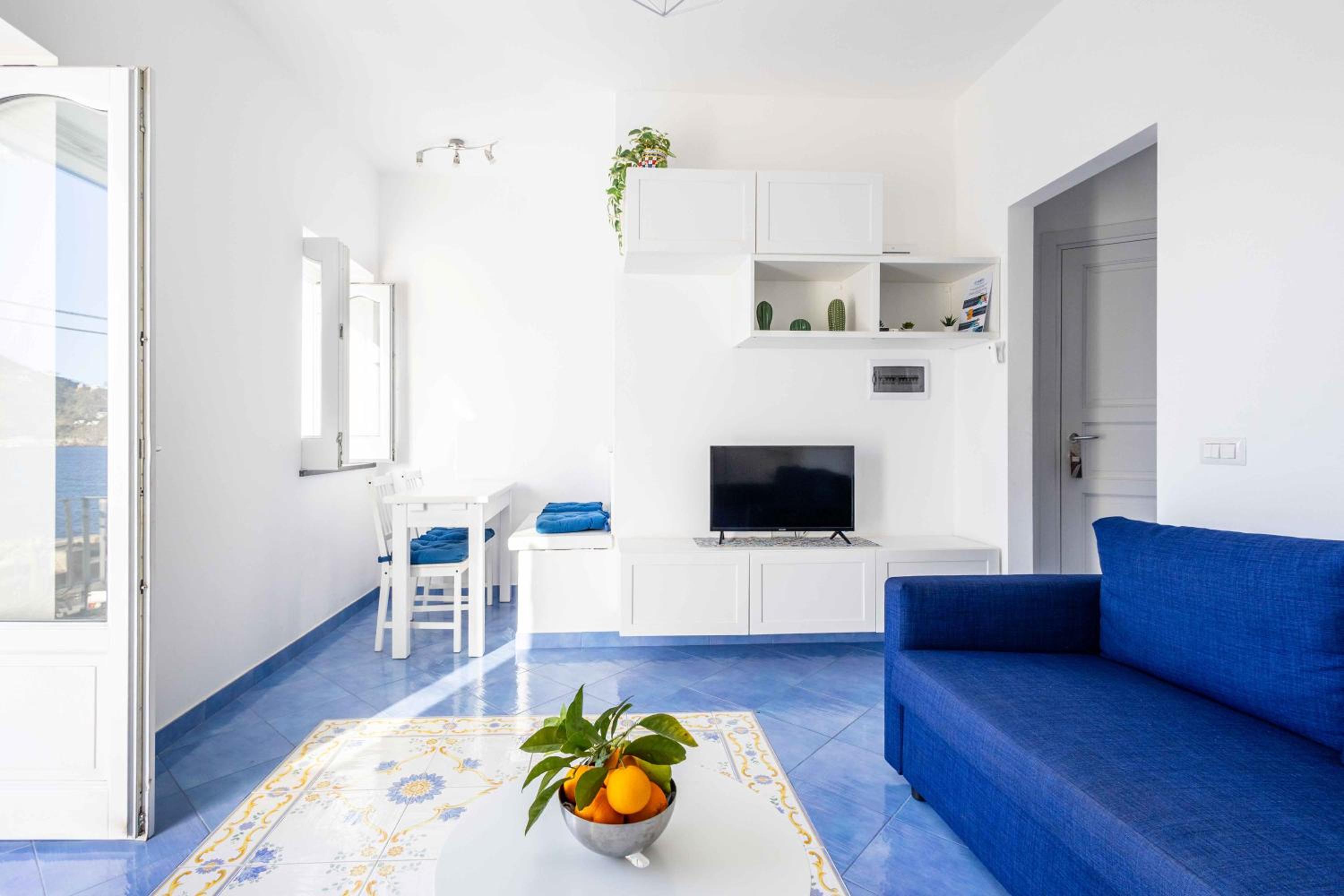 One-Bedroom Apartment - Sea Side