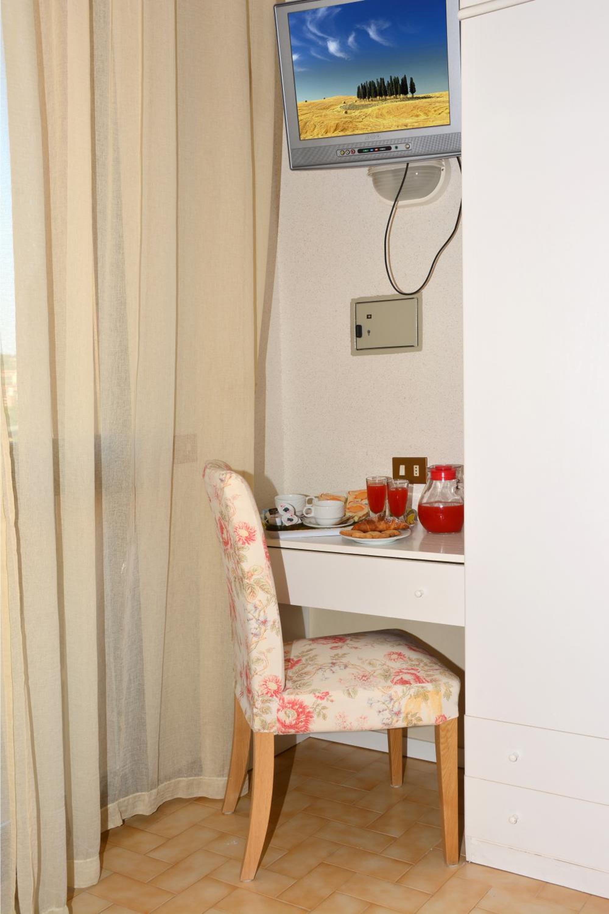 Double or Twin Room - Photo 38