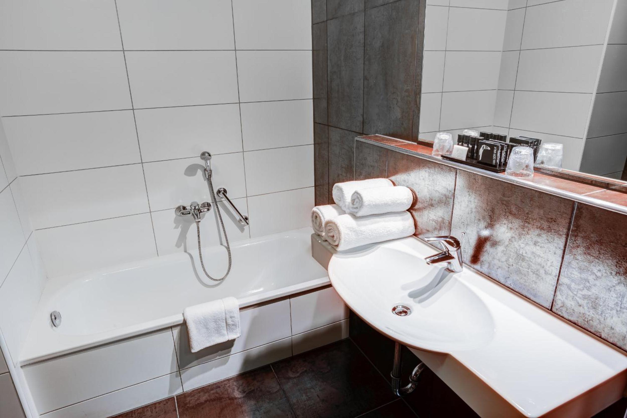 Standard Double Room - Photo 6