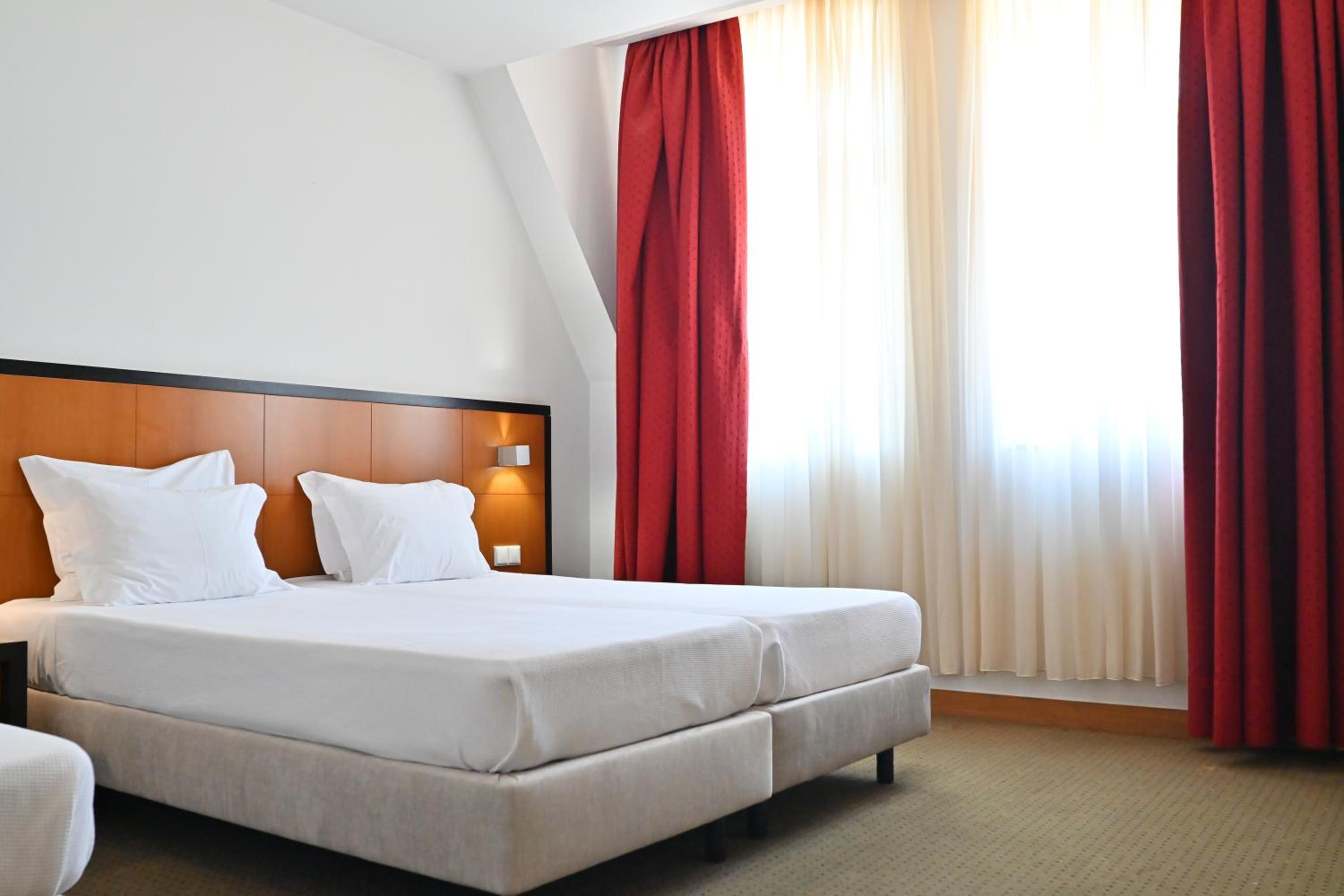 Superior Twin Room - Photo 1