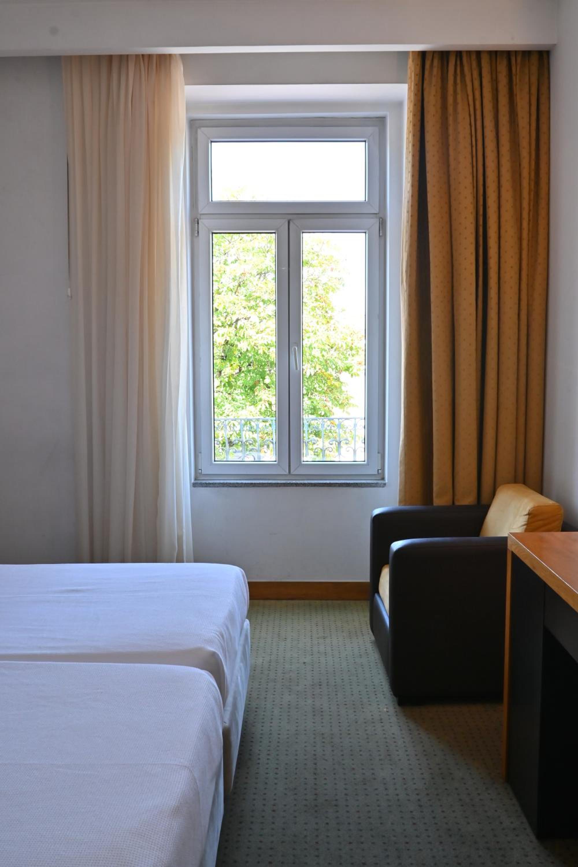 Superior Twin Room - Photo 2