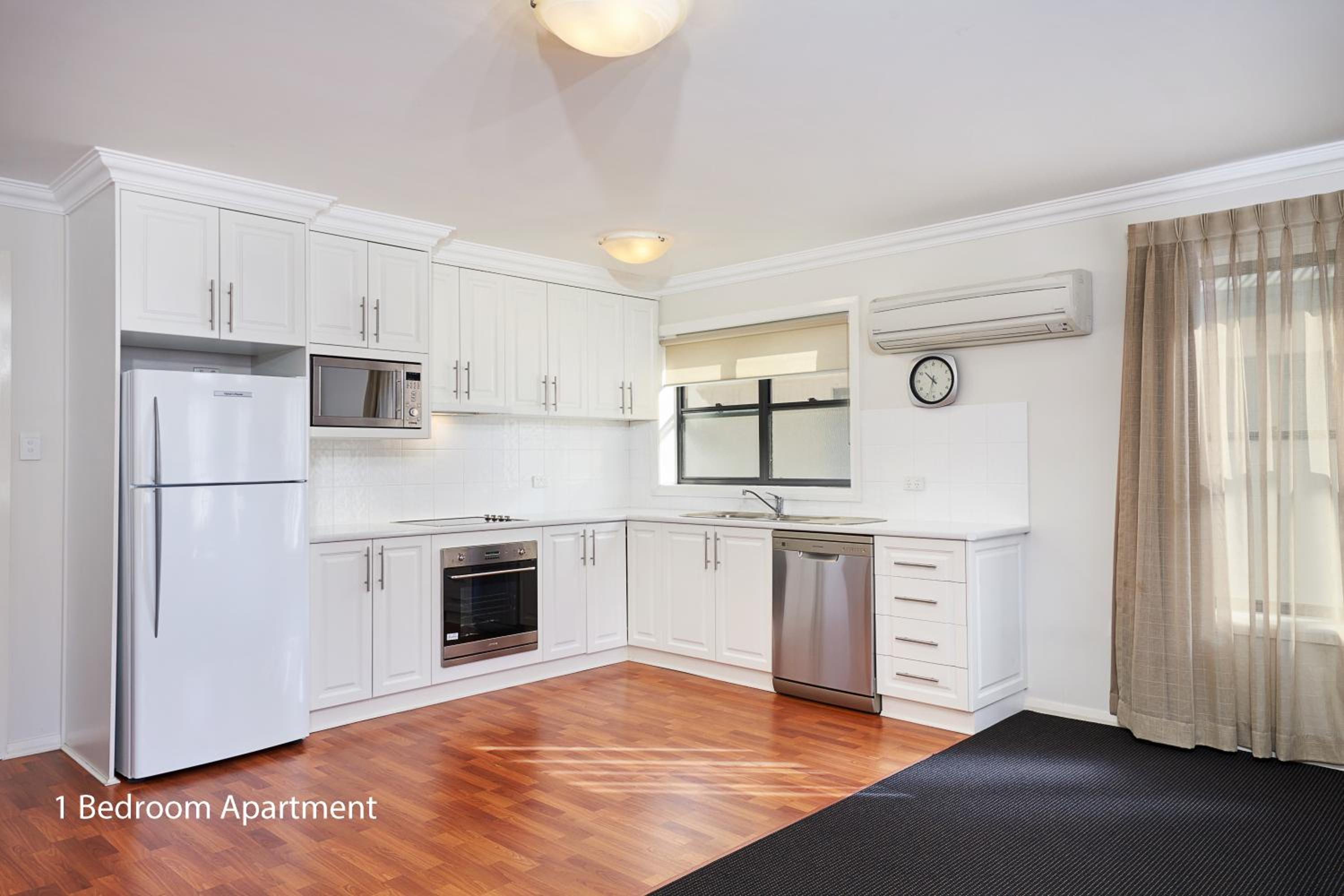 One-Bedroom Apartment photo 2