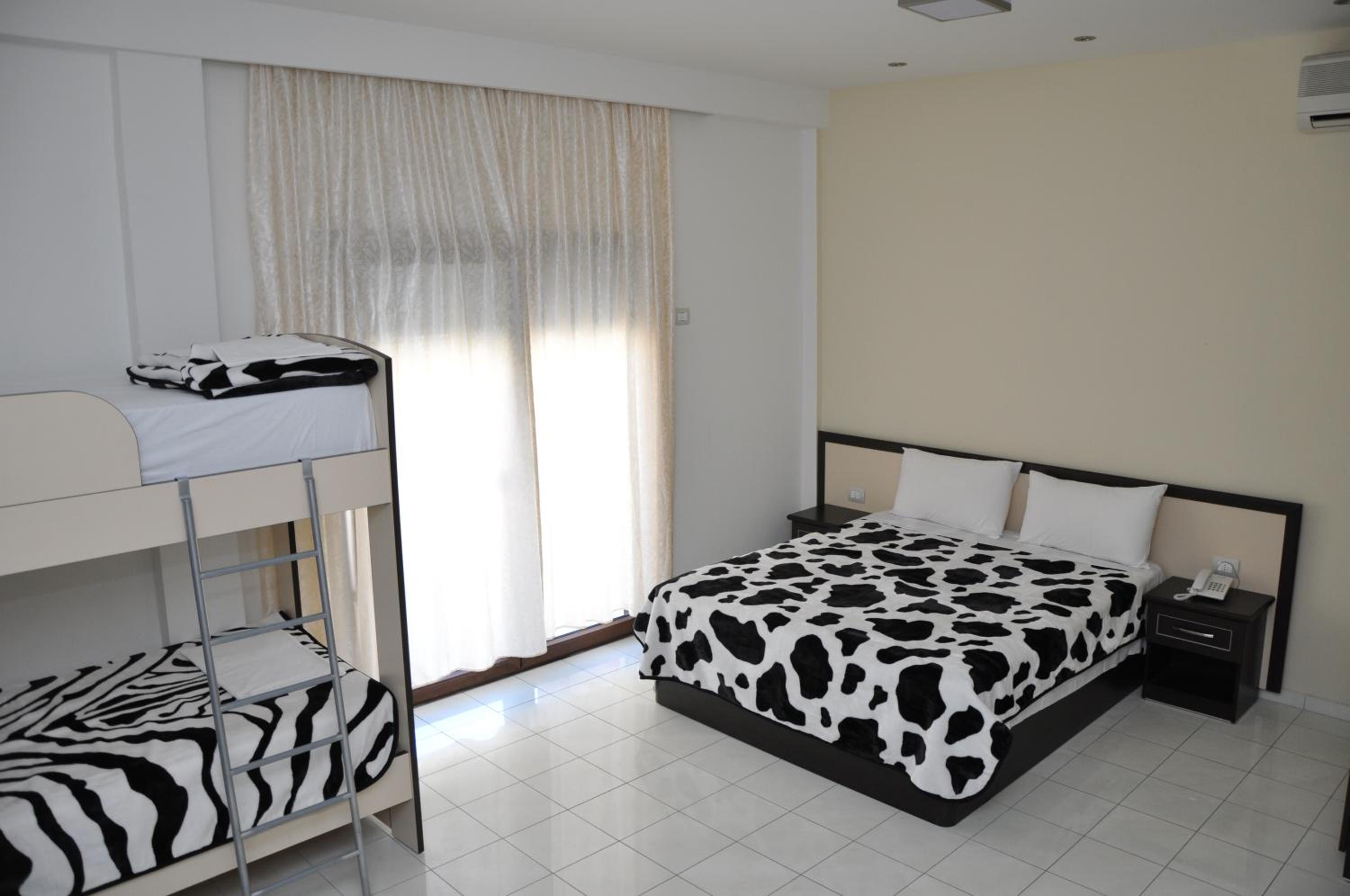 Family Room with Balcony photo 1