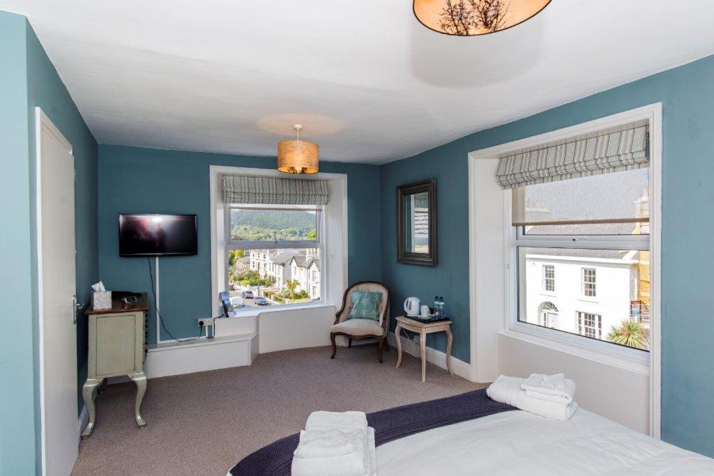 King Room with Mountain View