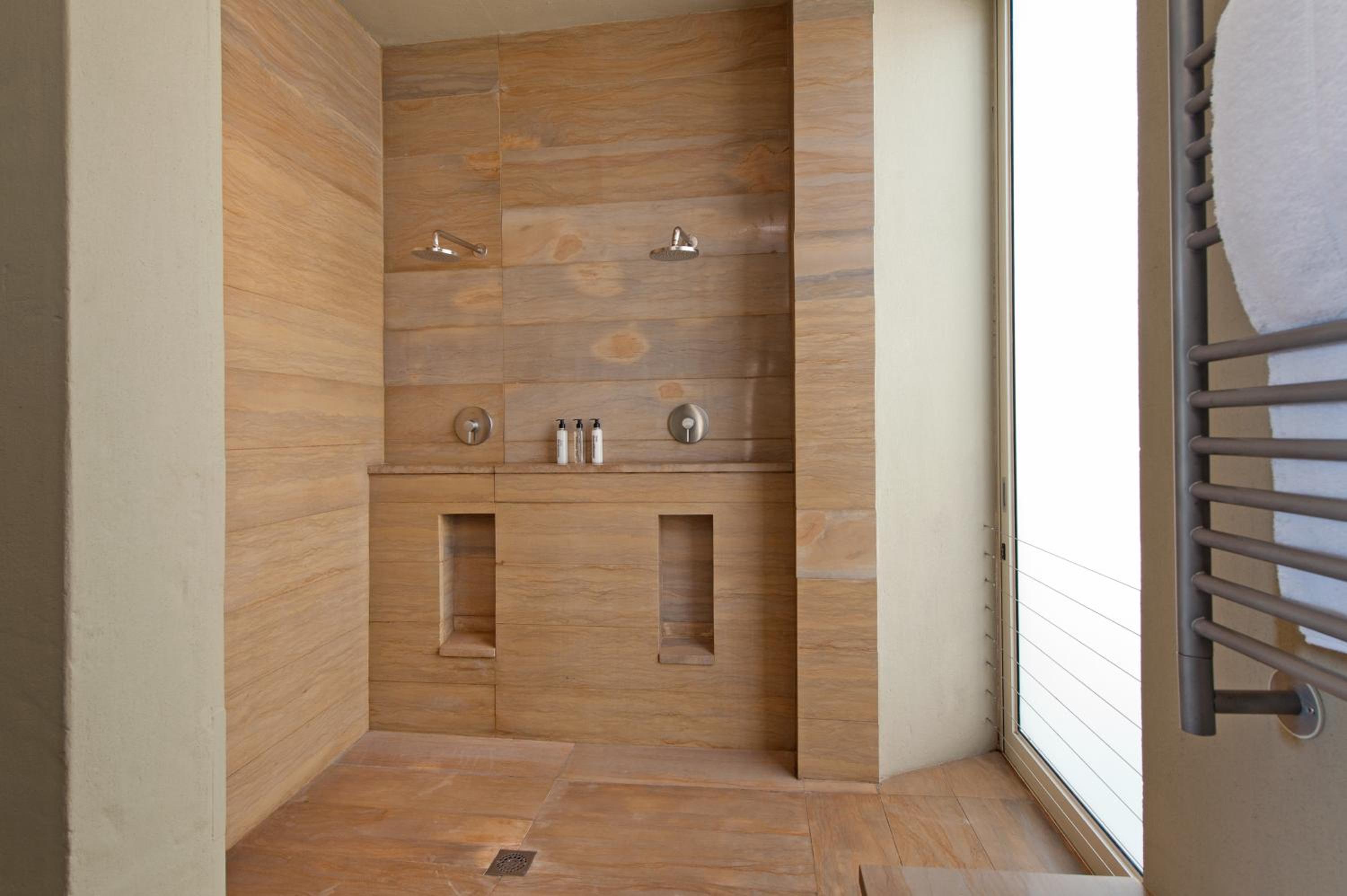 Southern Right Suite - Photo 4