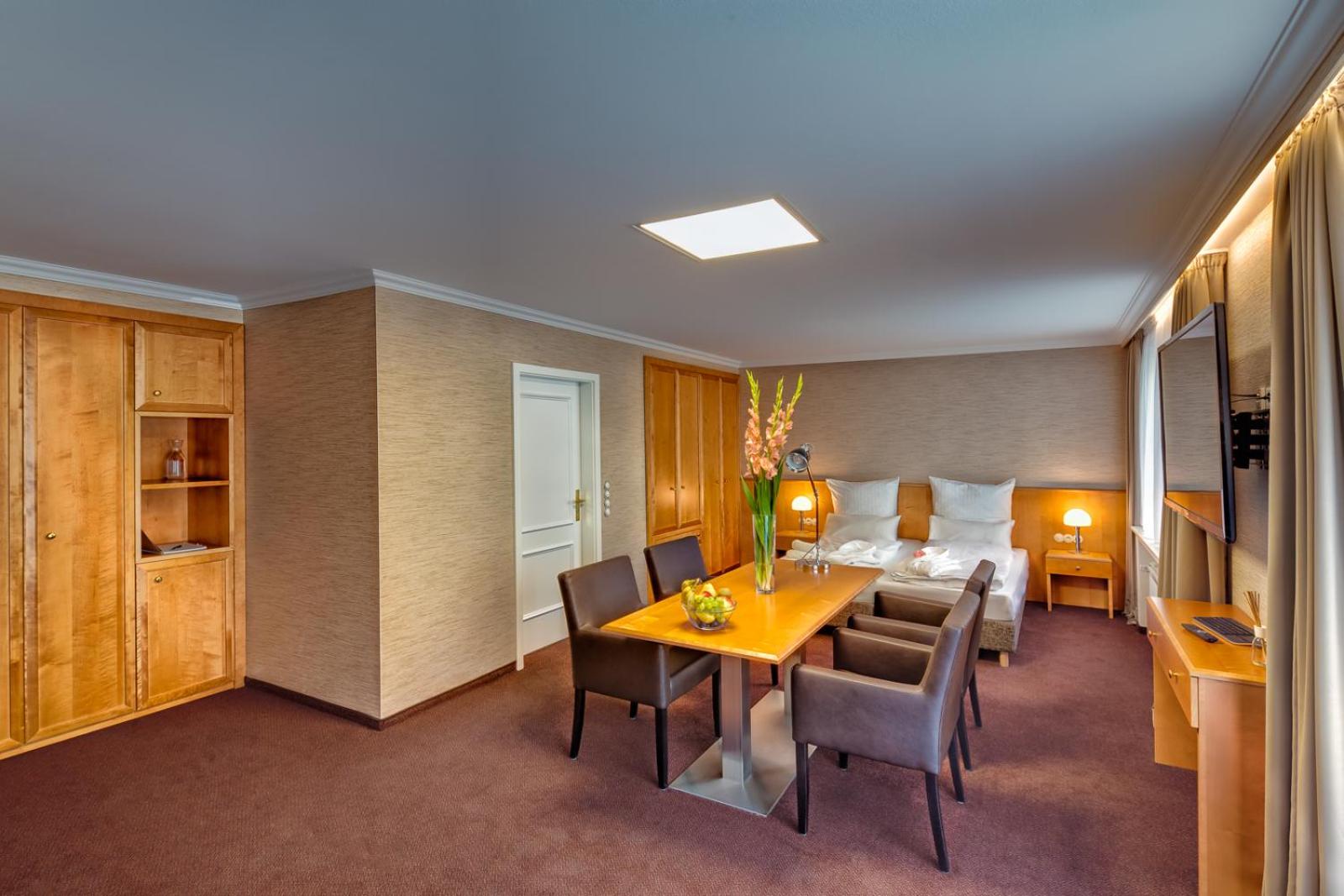Deluxe Double Room with Bath photo 1