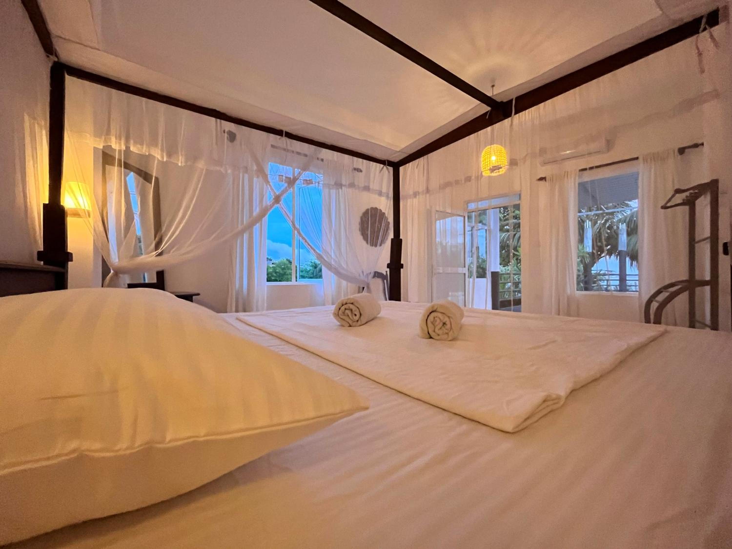Deluxe Double Room with Balcony and Sea View photo 1