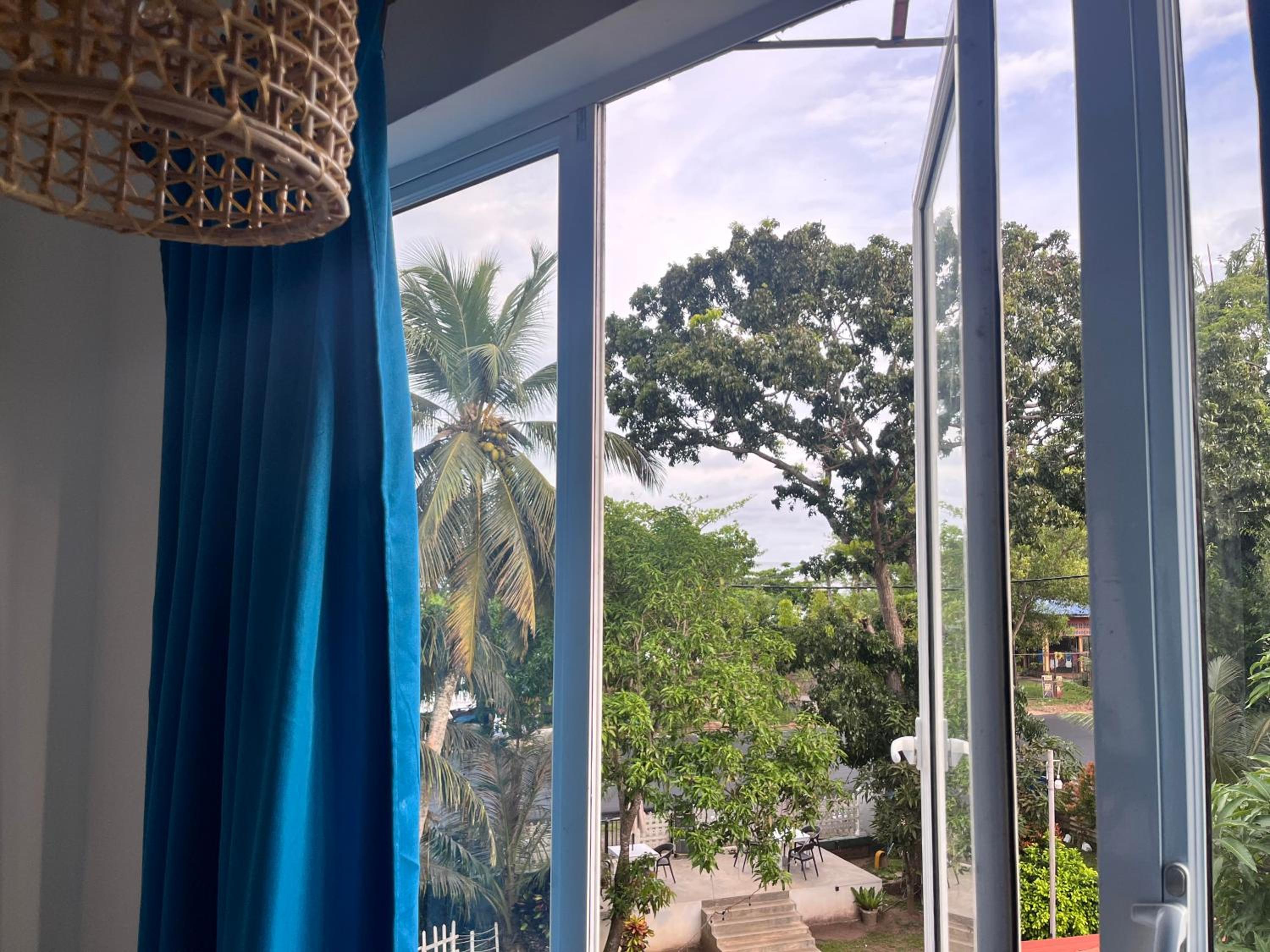 Deluxe Double Room with Balcony and Sea View