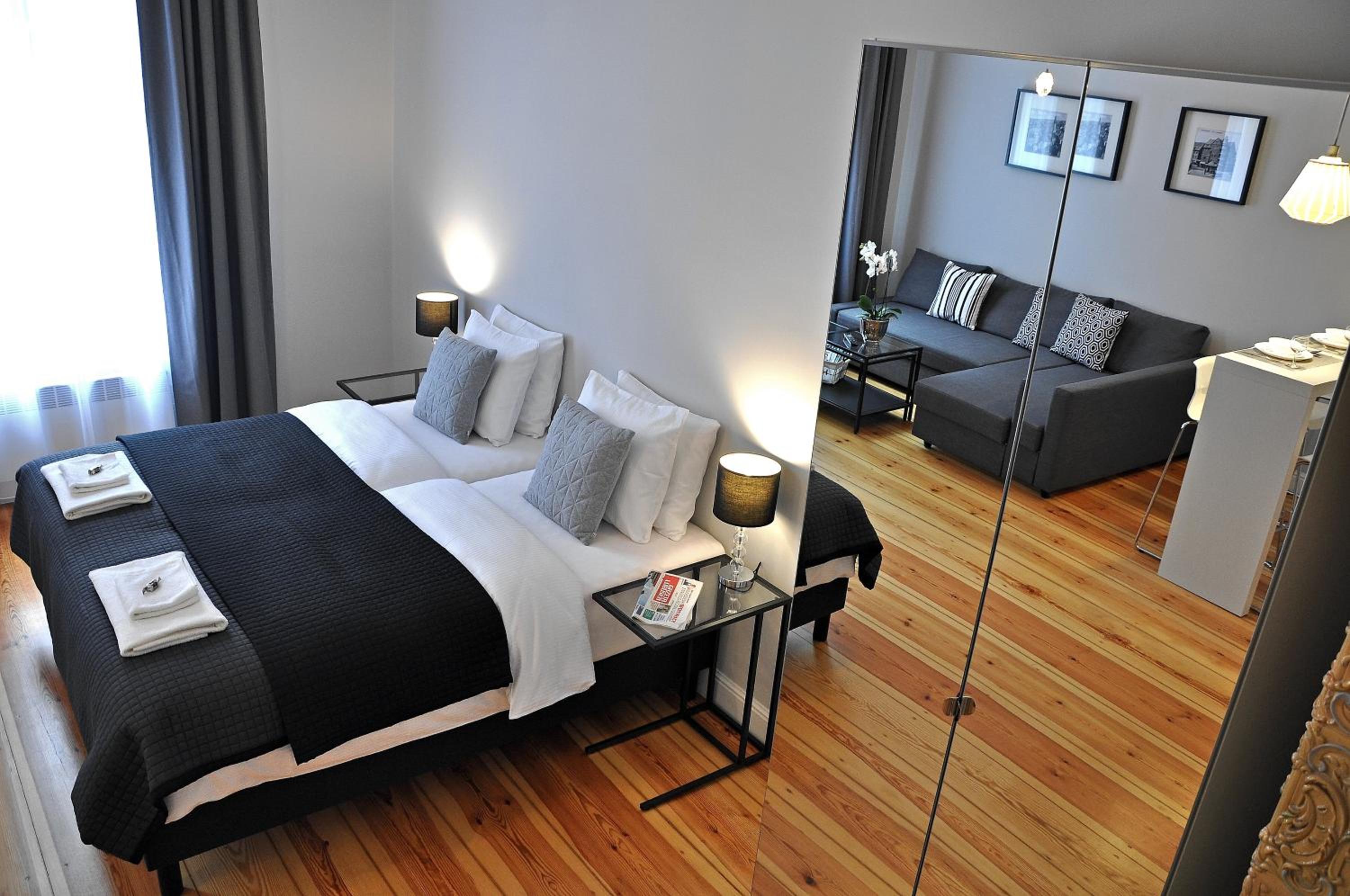Studio Apartment photo 1