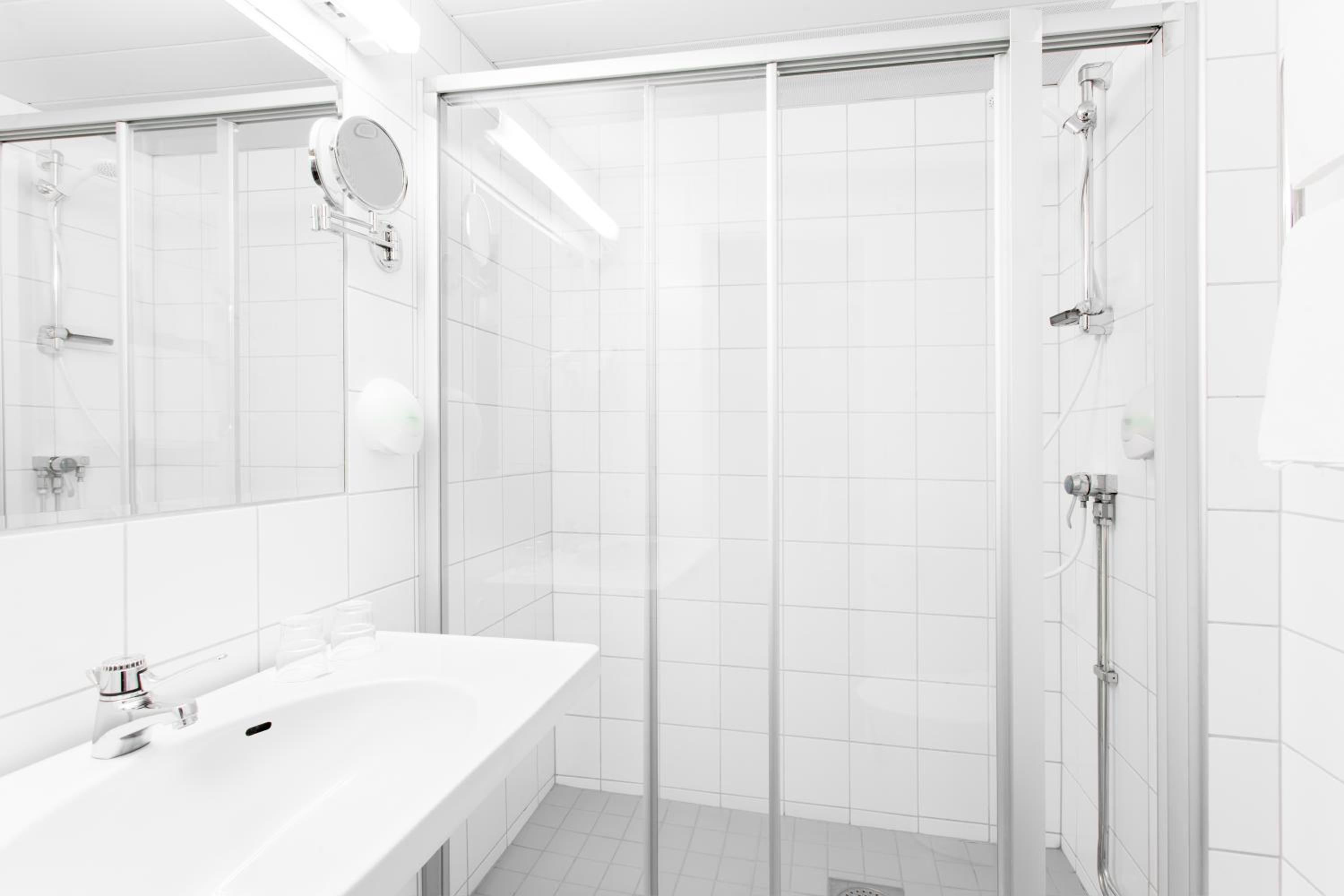 Superior Twin Room - Photo 4