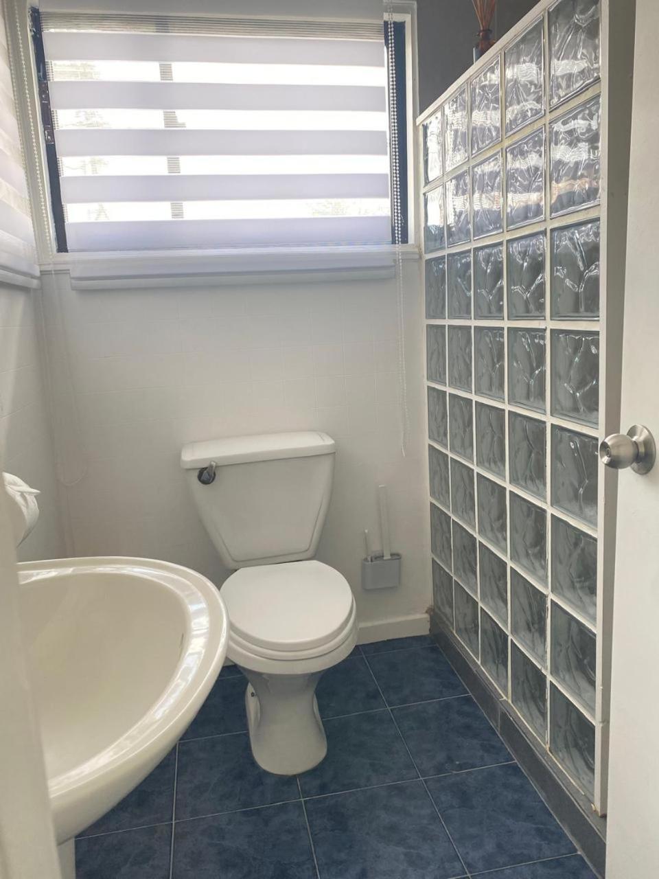Family Room with Private Bathroom photo 2