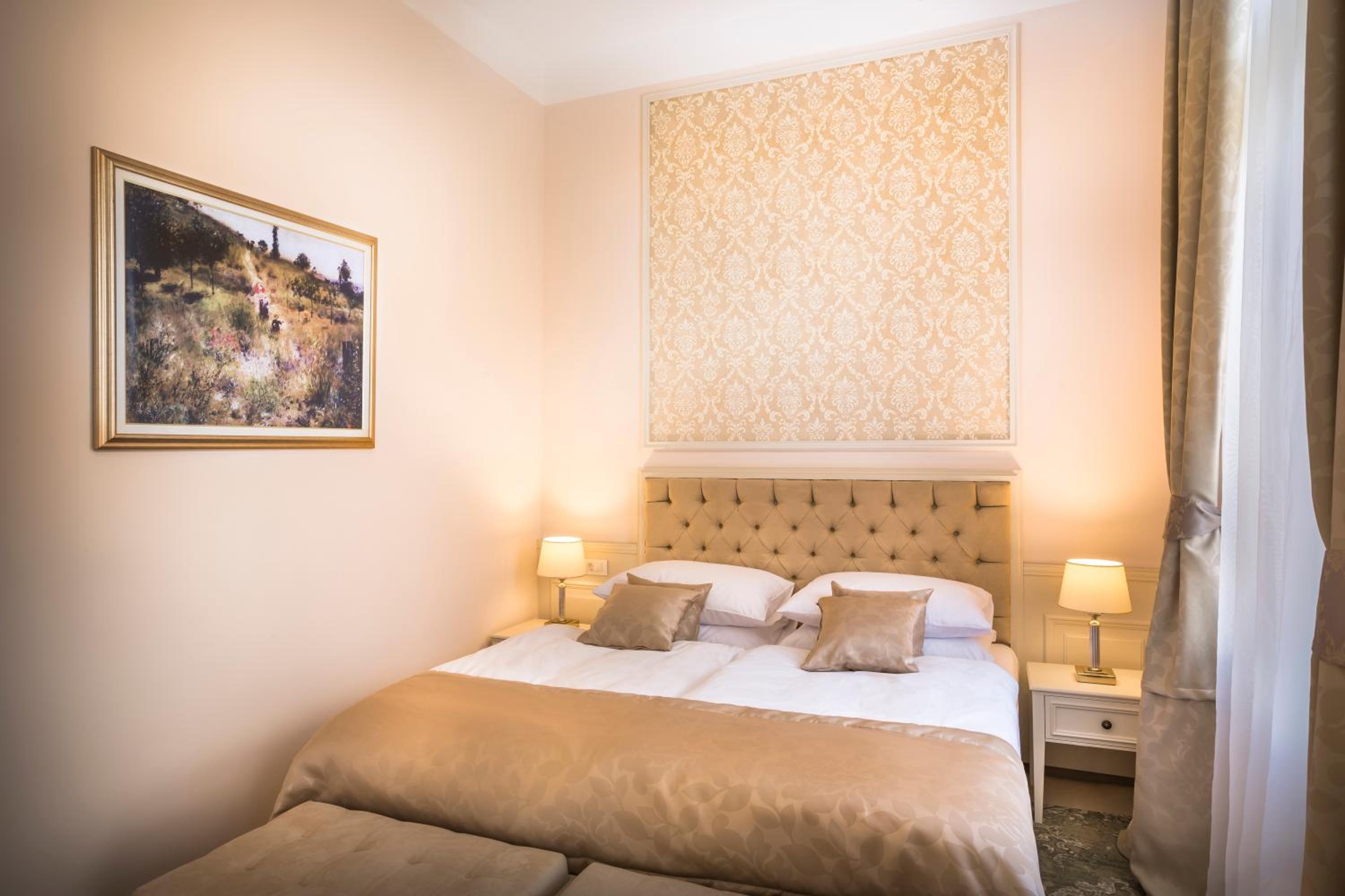 Superior Double Room - Photo 3