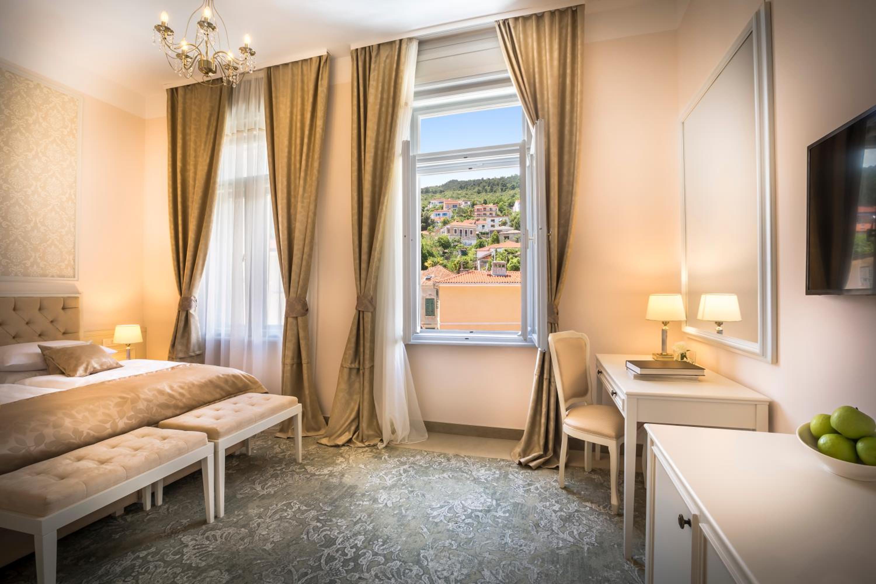 Superior Double Room - Photo 2