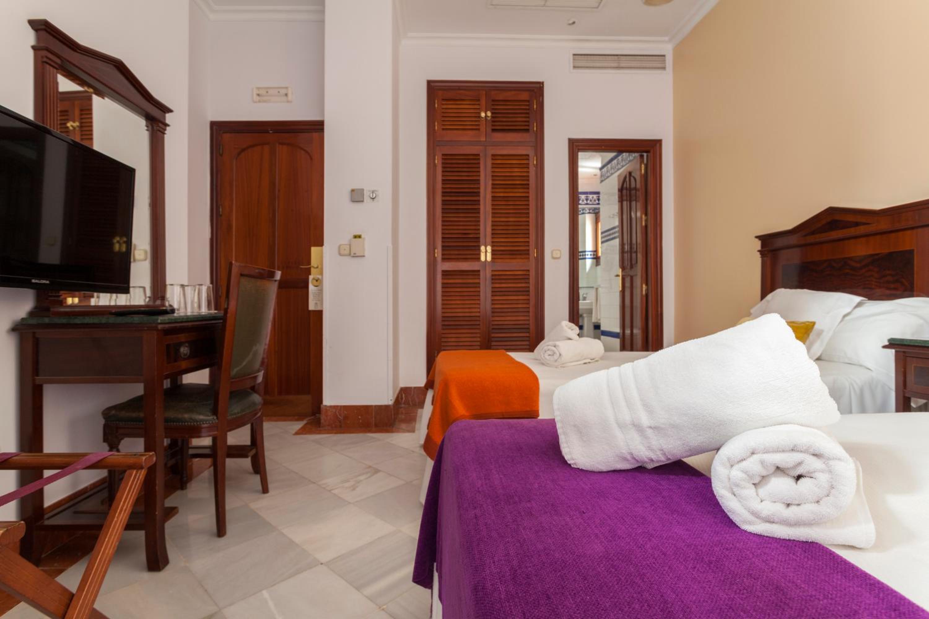 Triple Room - Photo 10