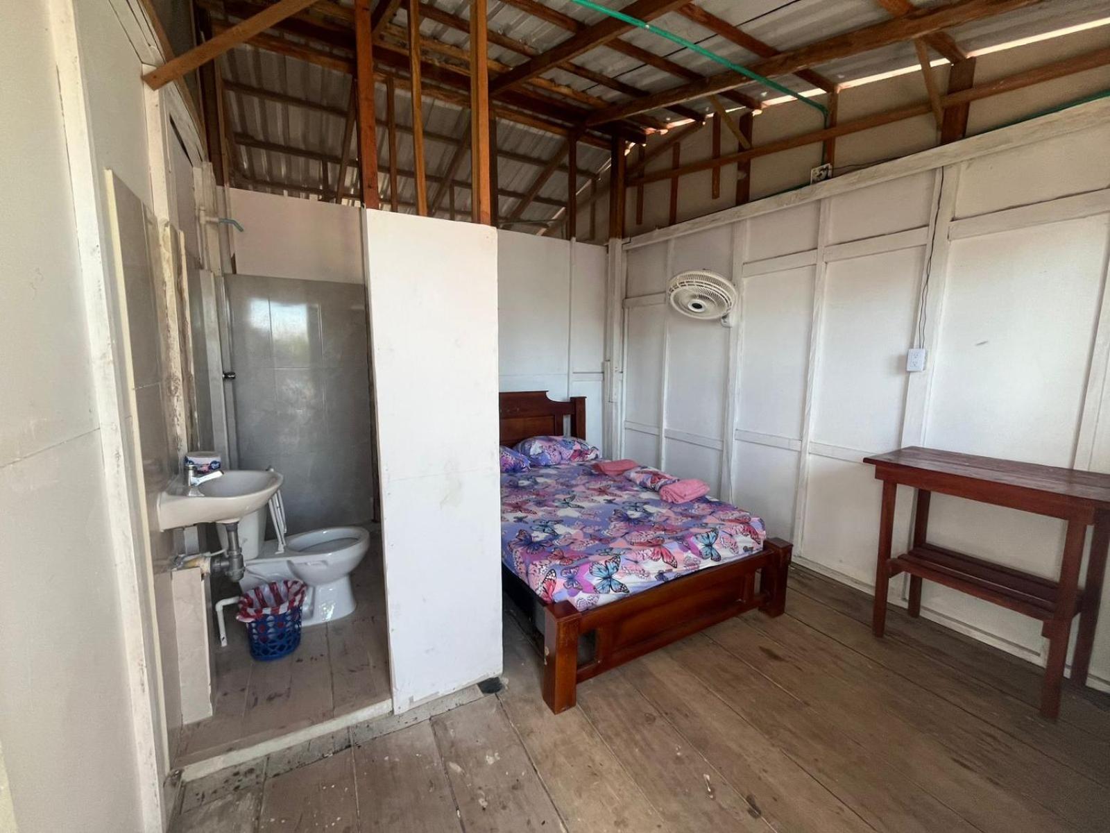 Double Room with Private Bathroom photo 1