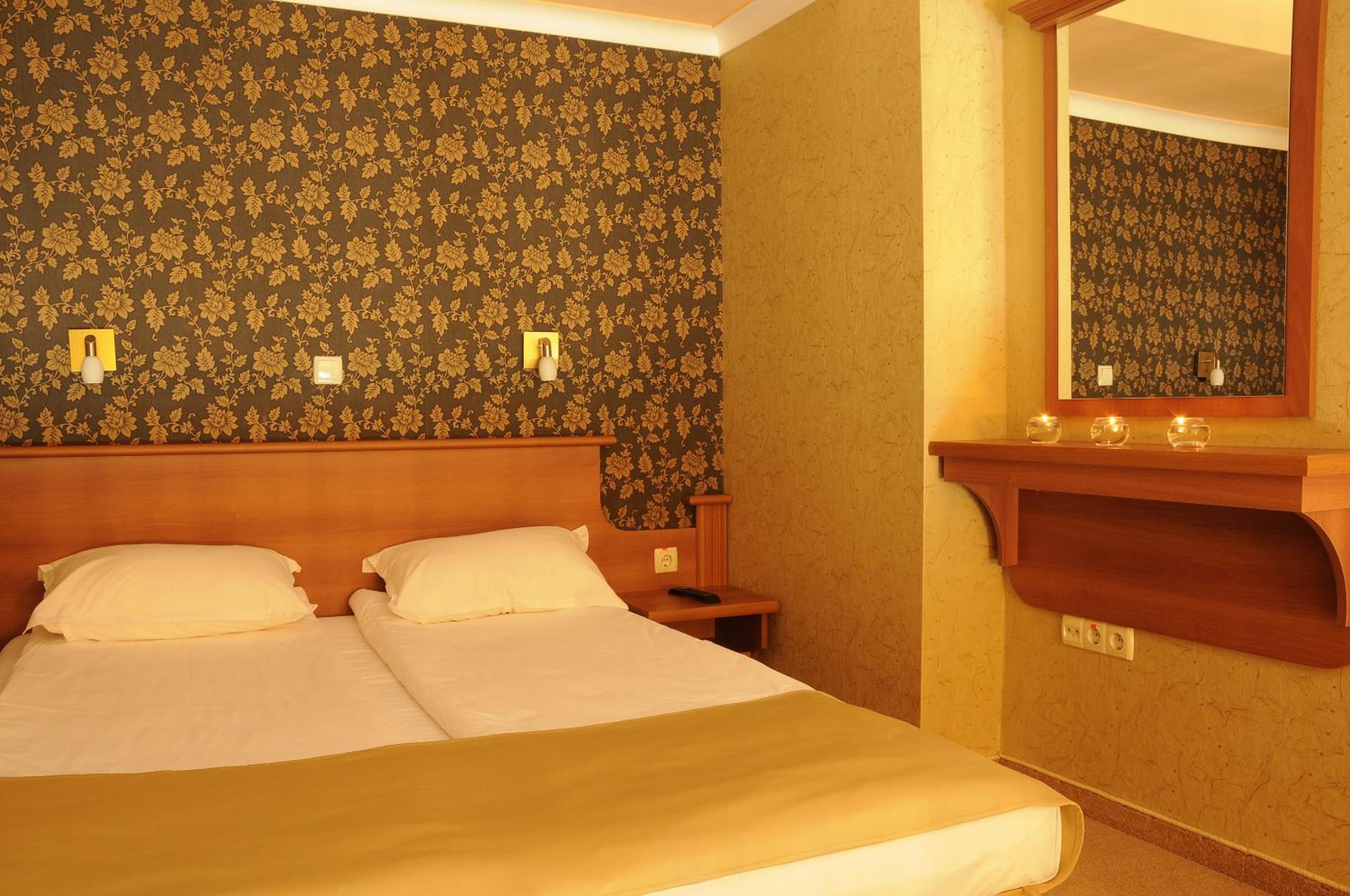 Deluxe Duplex Suite photo 2