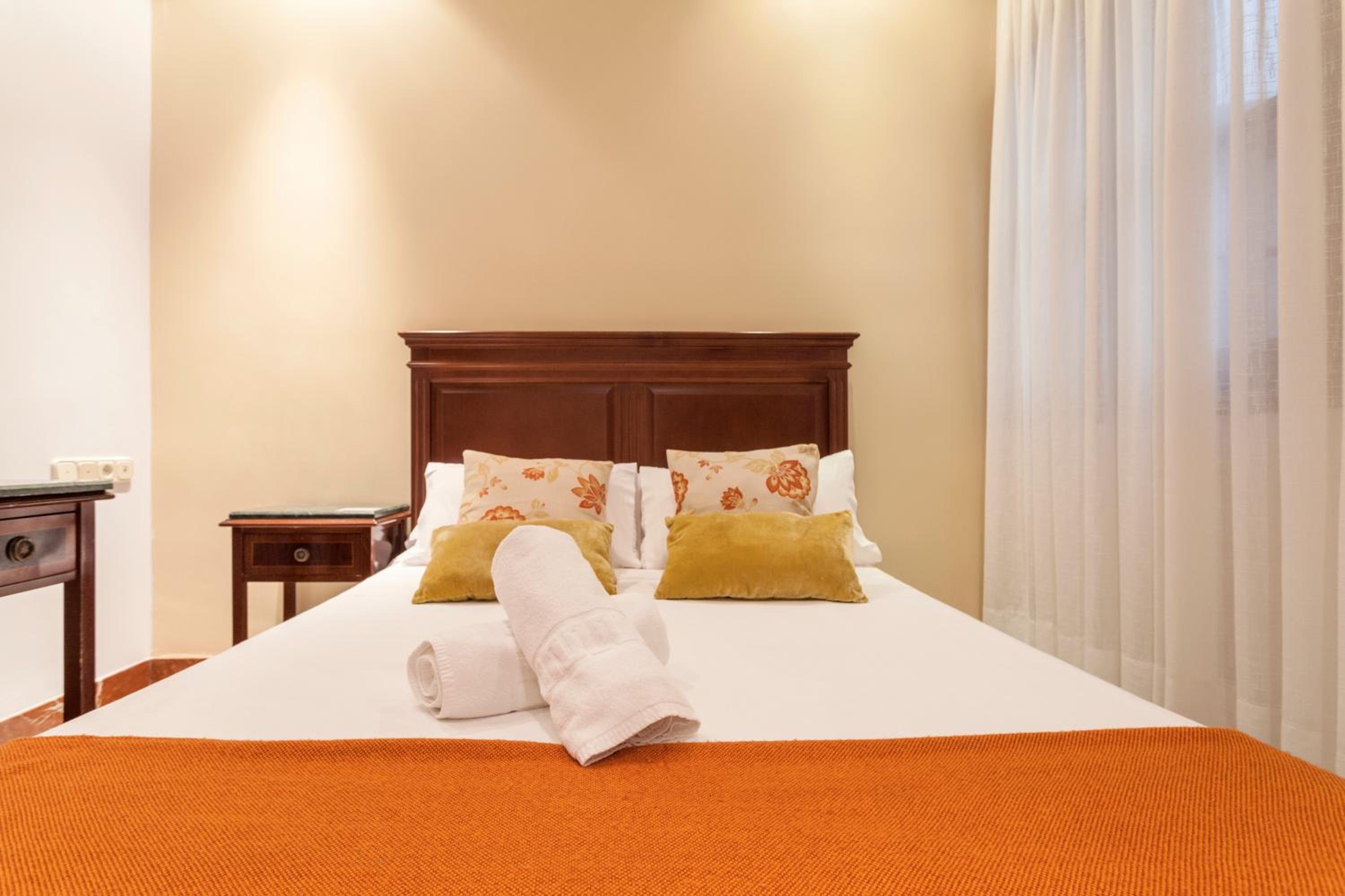 Double Room - Photo 5