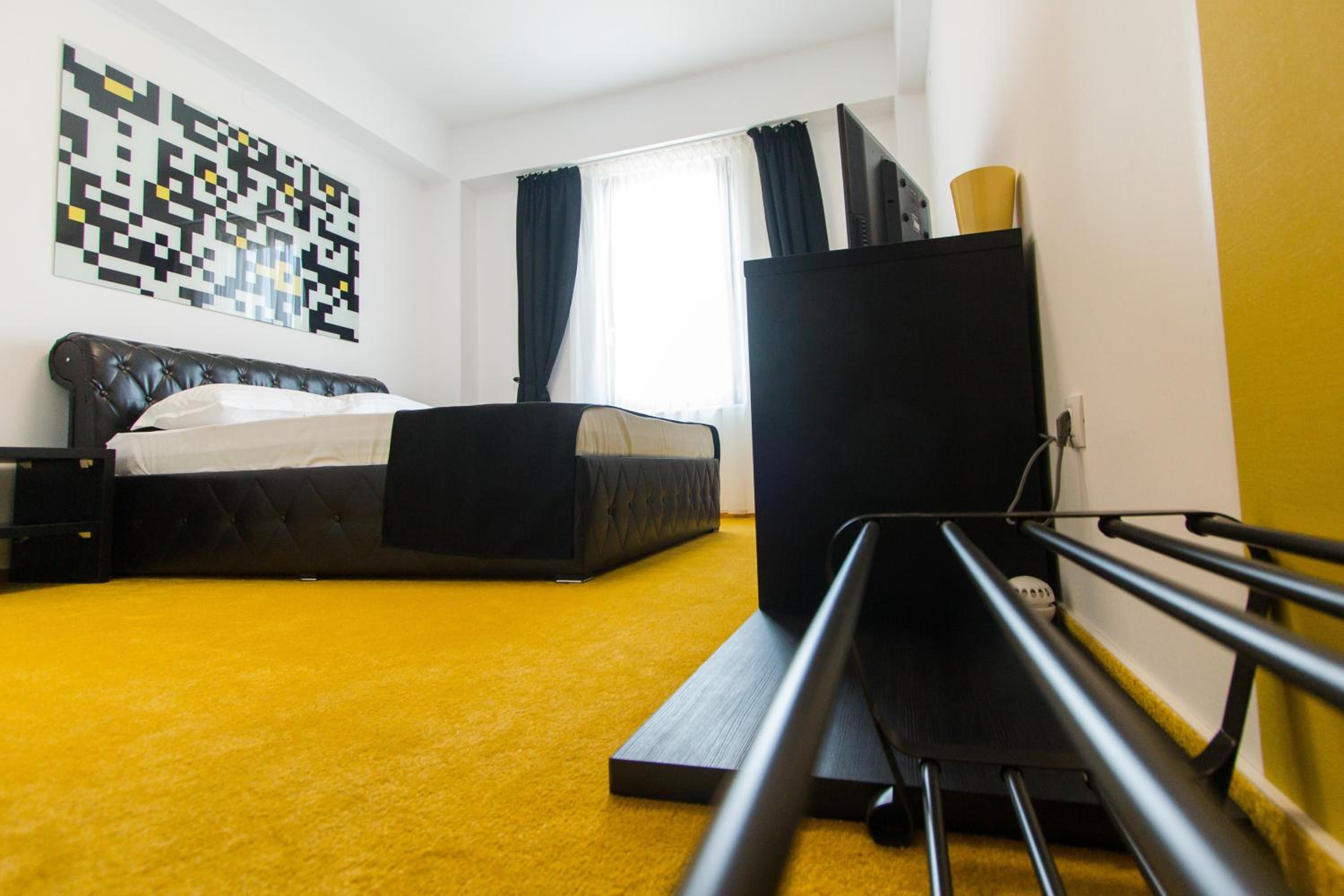 Double Room - Photo 6