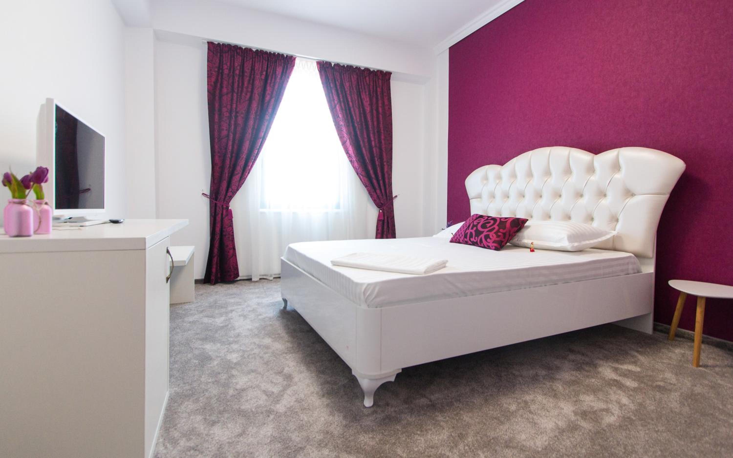 Double Room - Photo 7