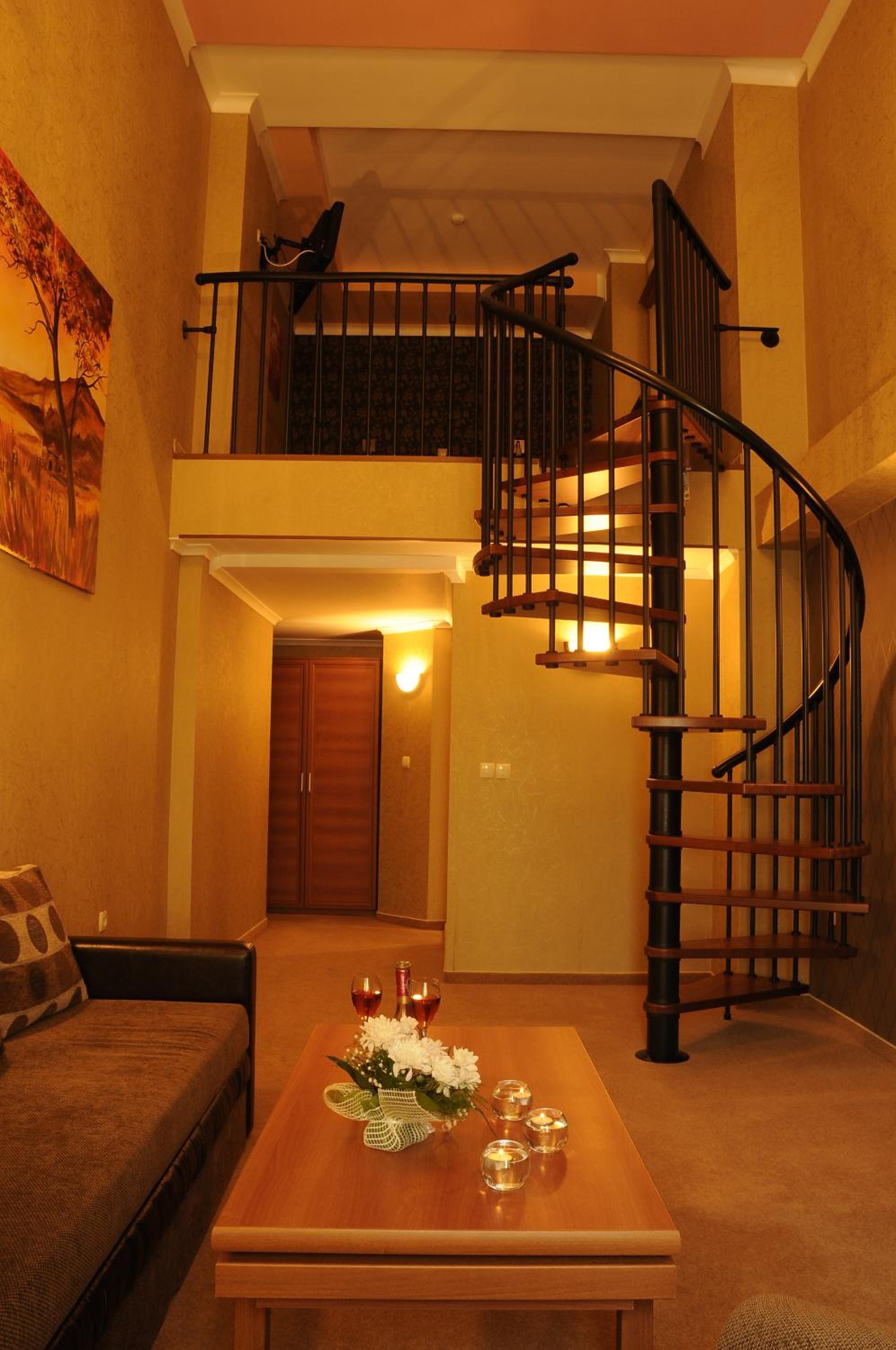 Deluxe Duplex Suite photo 1