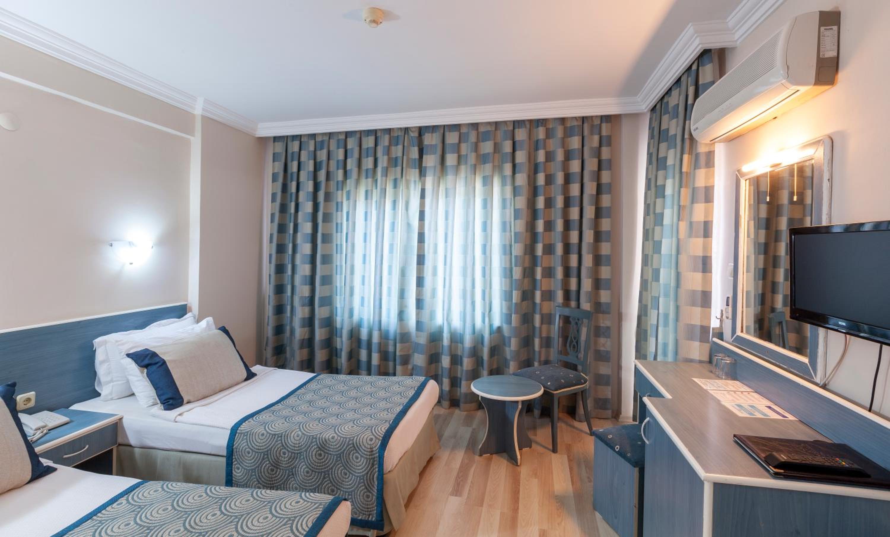 Standard Double Room - Photo 2