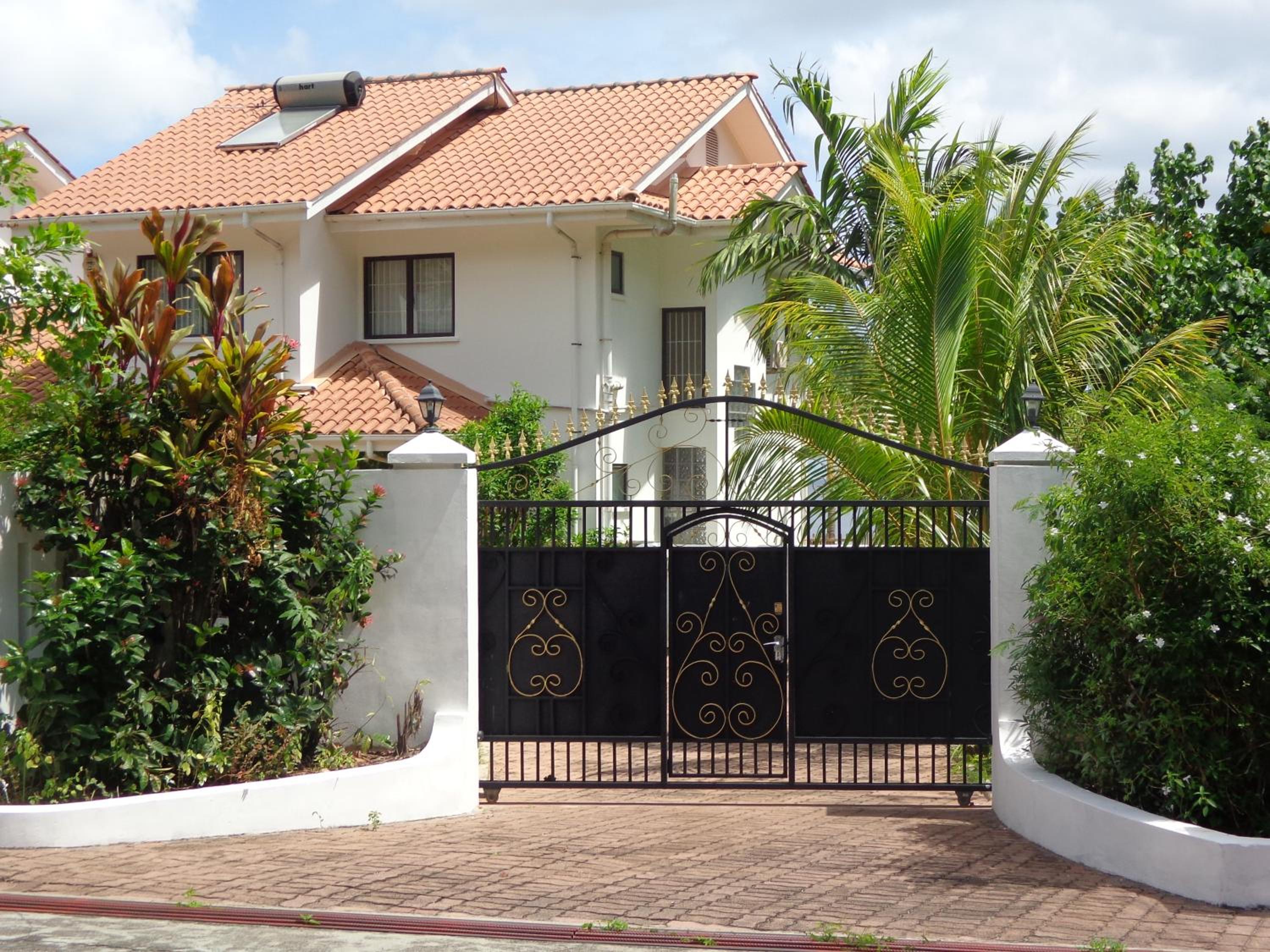 Three-Bedroom Villa with Sea View photo 2