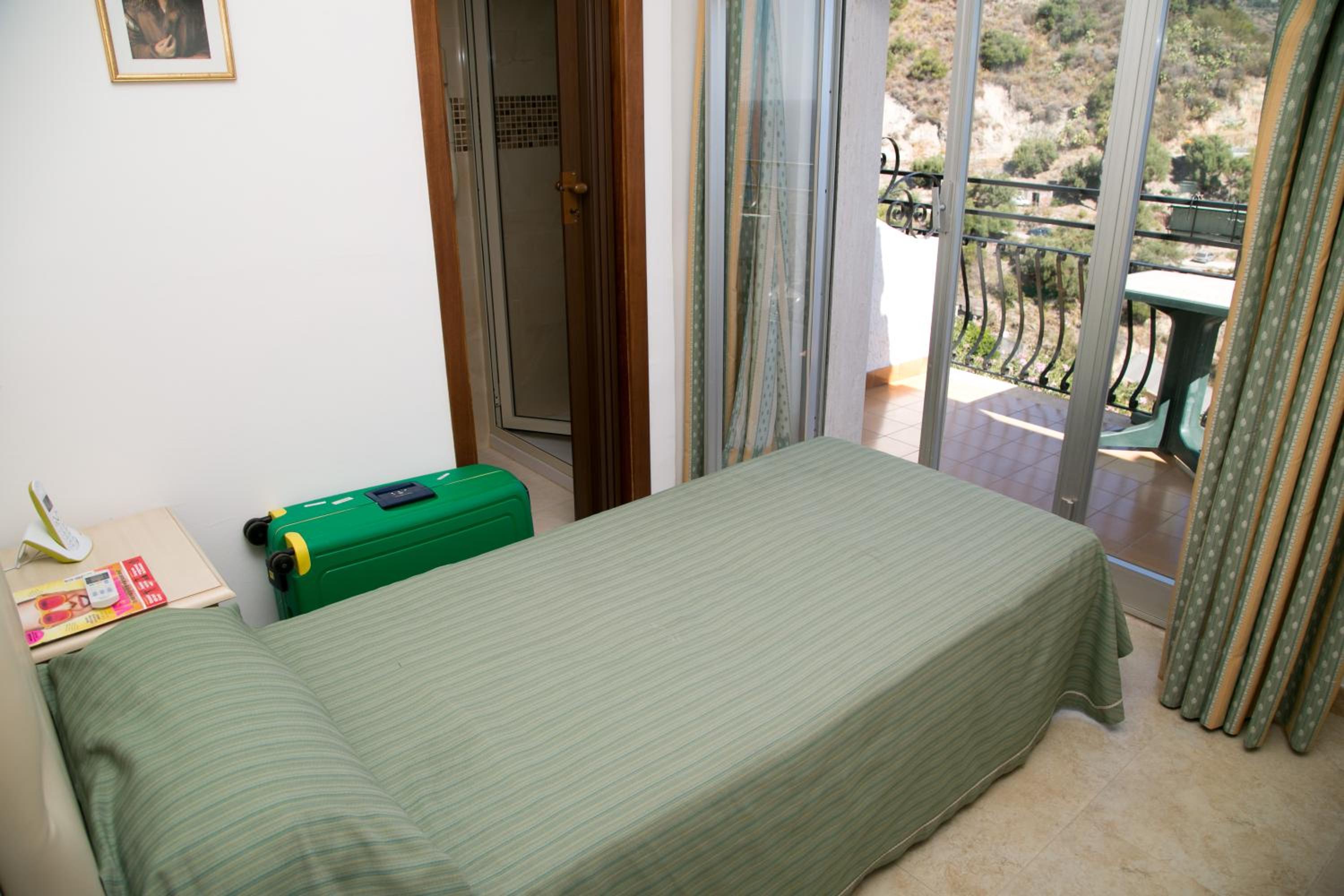 Single Room with Sea View photo 2
