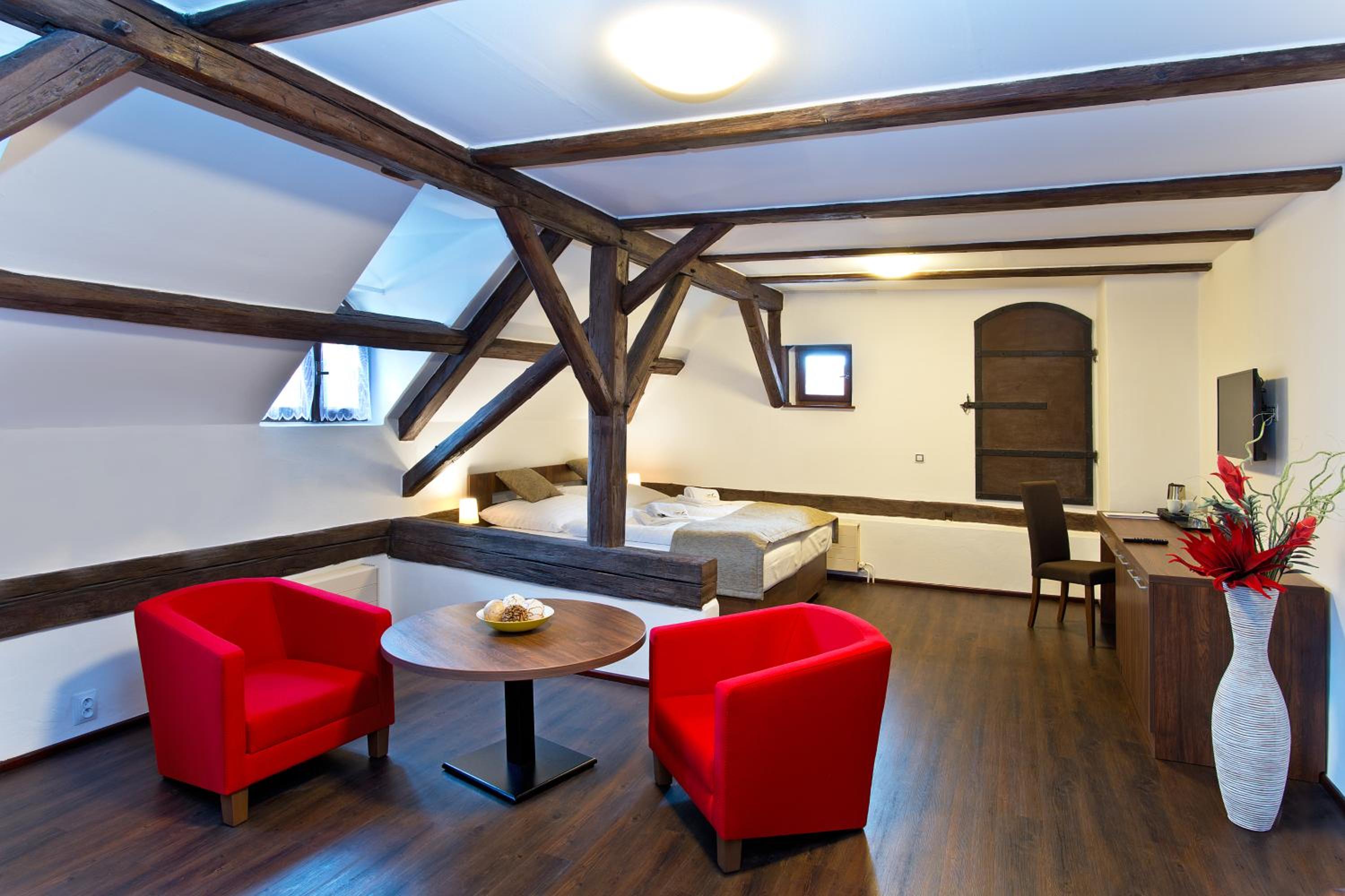 Large Double or Twin Room photo 1